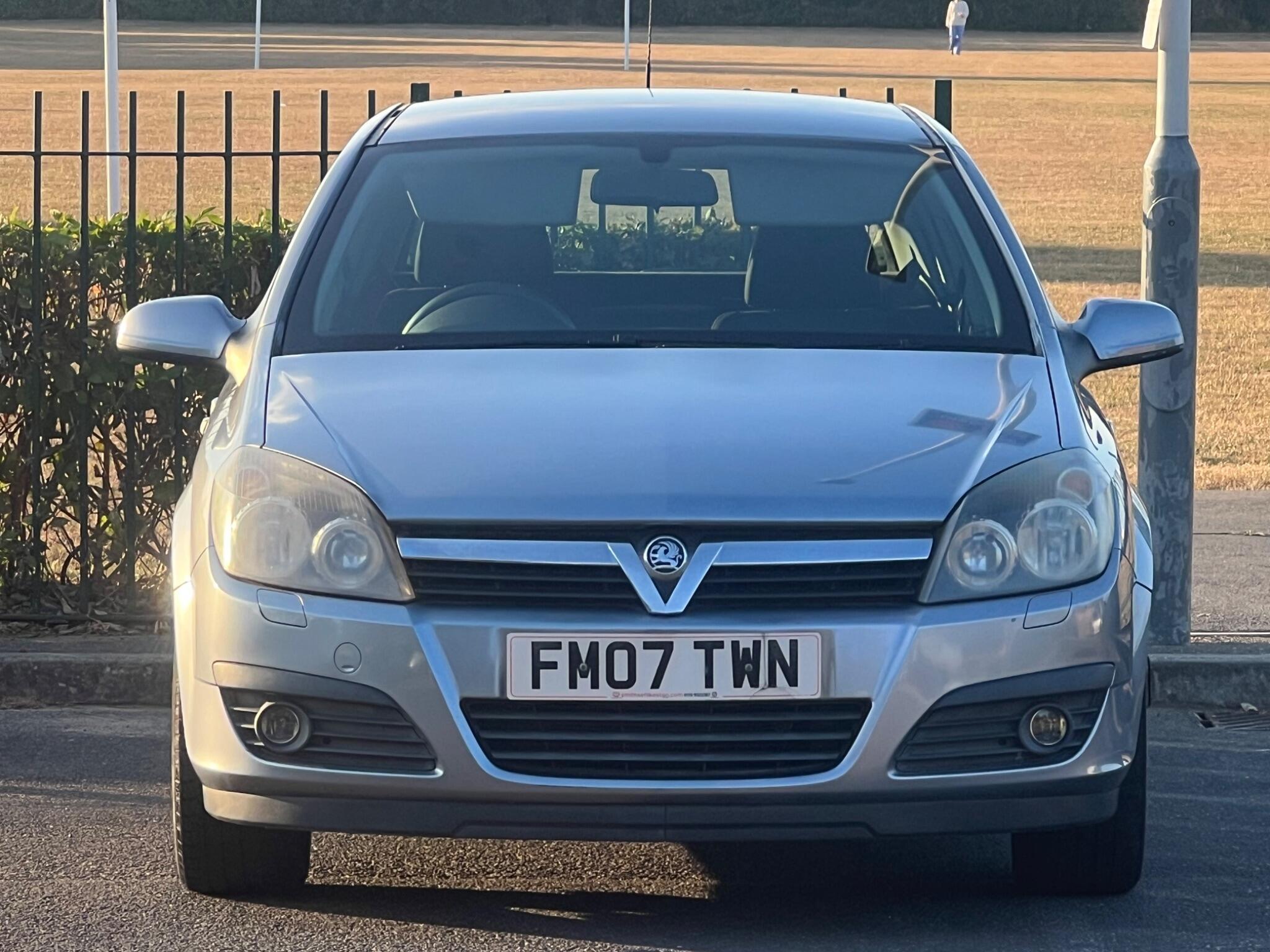 Vauxhall Astra view 3