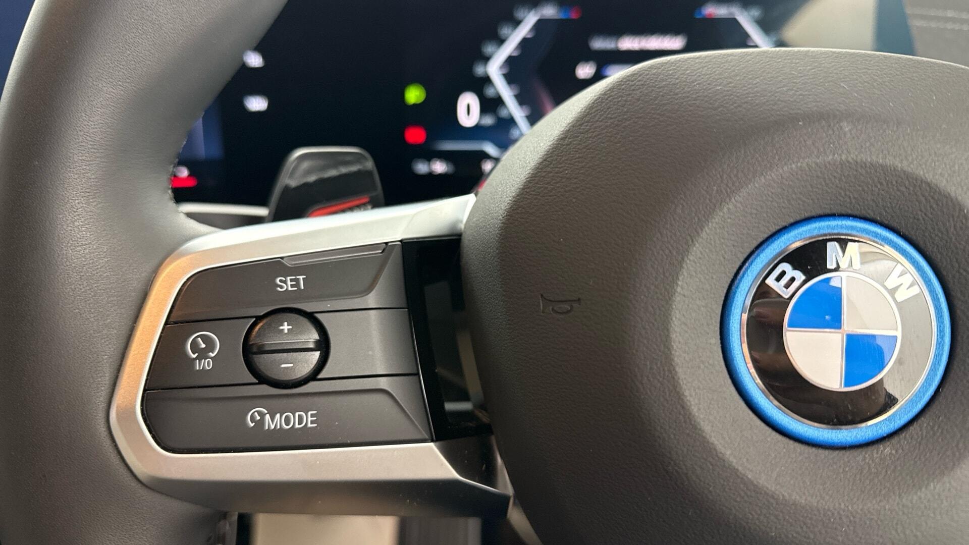 BMW Ix2 view 17