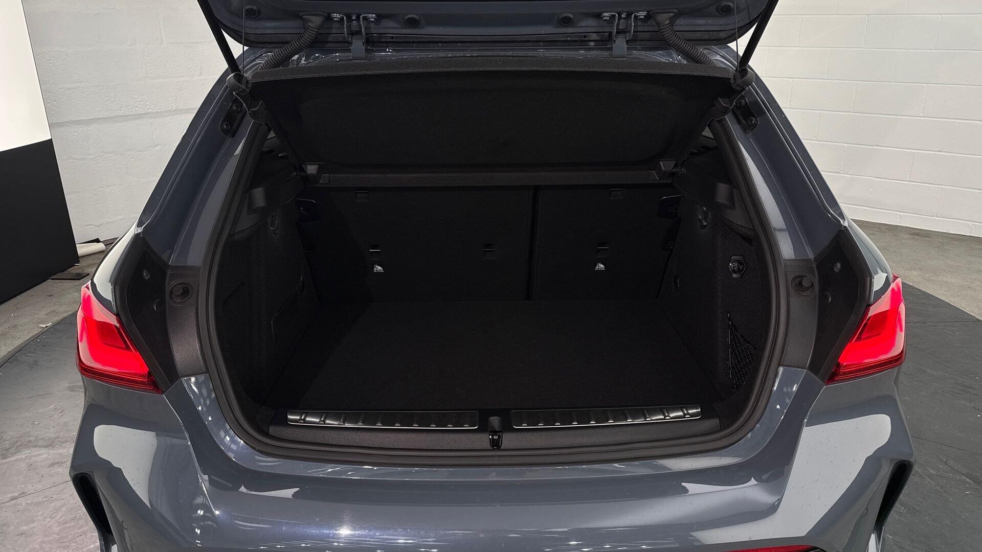 BMW 1 Series view 13