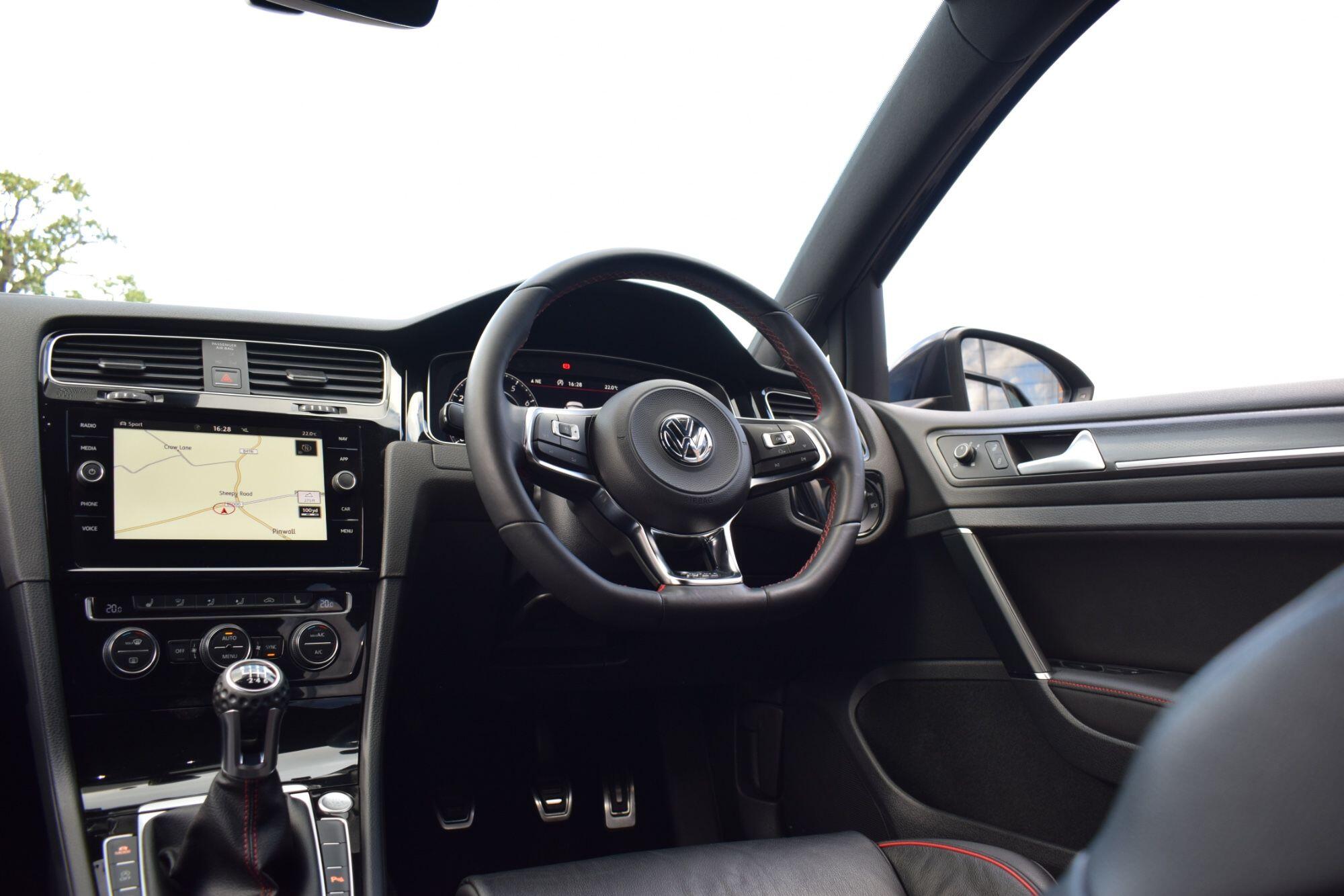 Volkswagen Golf view 24
