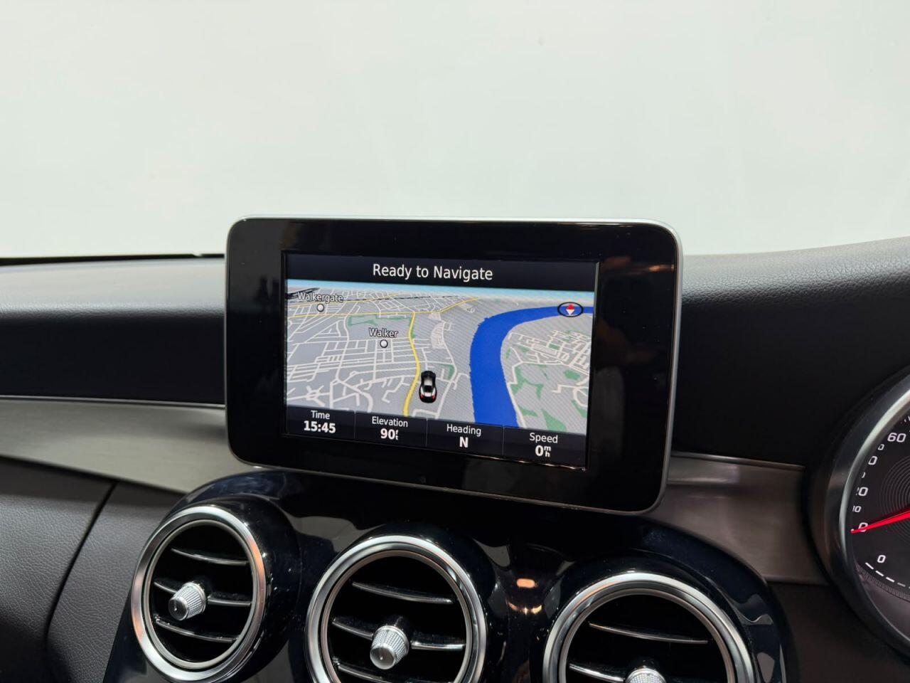 Mercedes-Benz C-Class view 23