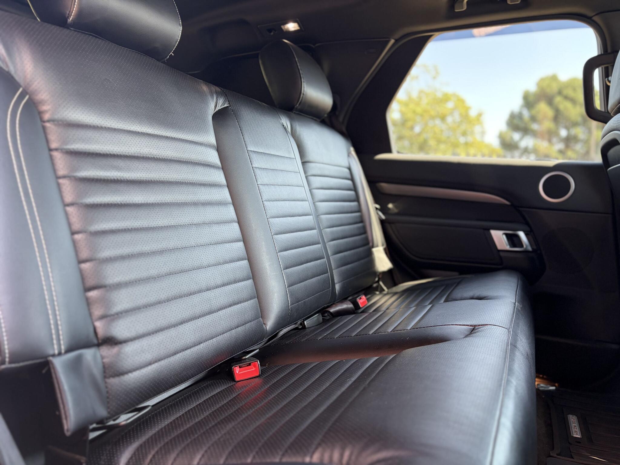 Land Rover Discovery 3 view 26