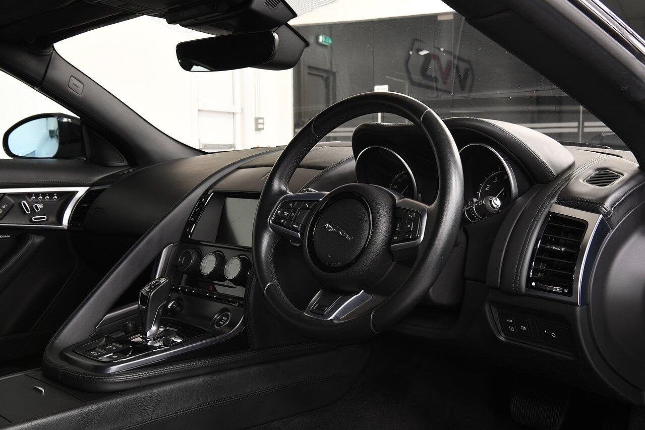 Jaguar F-Type view 4