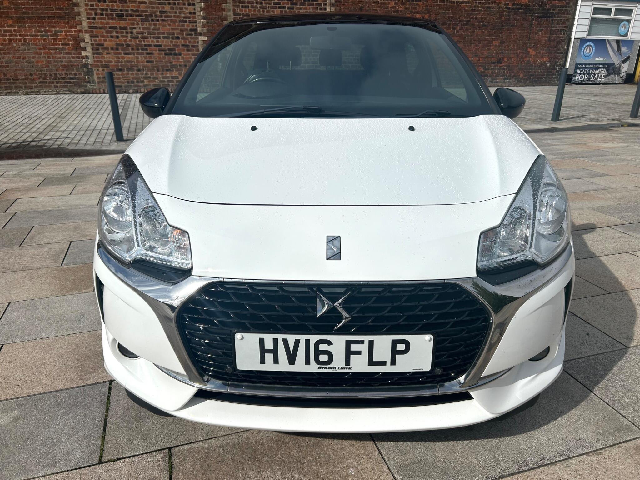 DS Automobiles DS 3 view 2