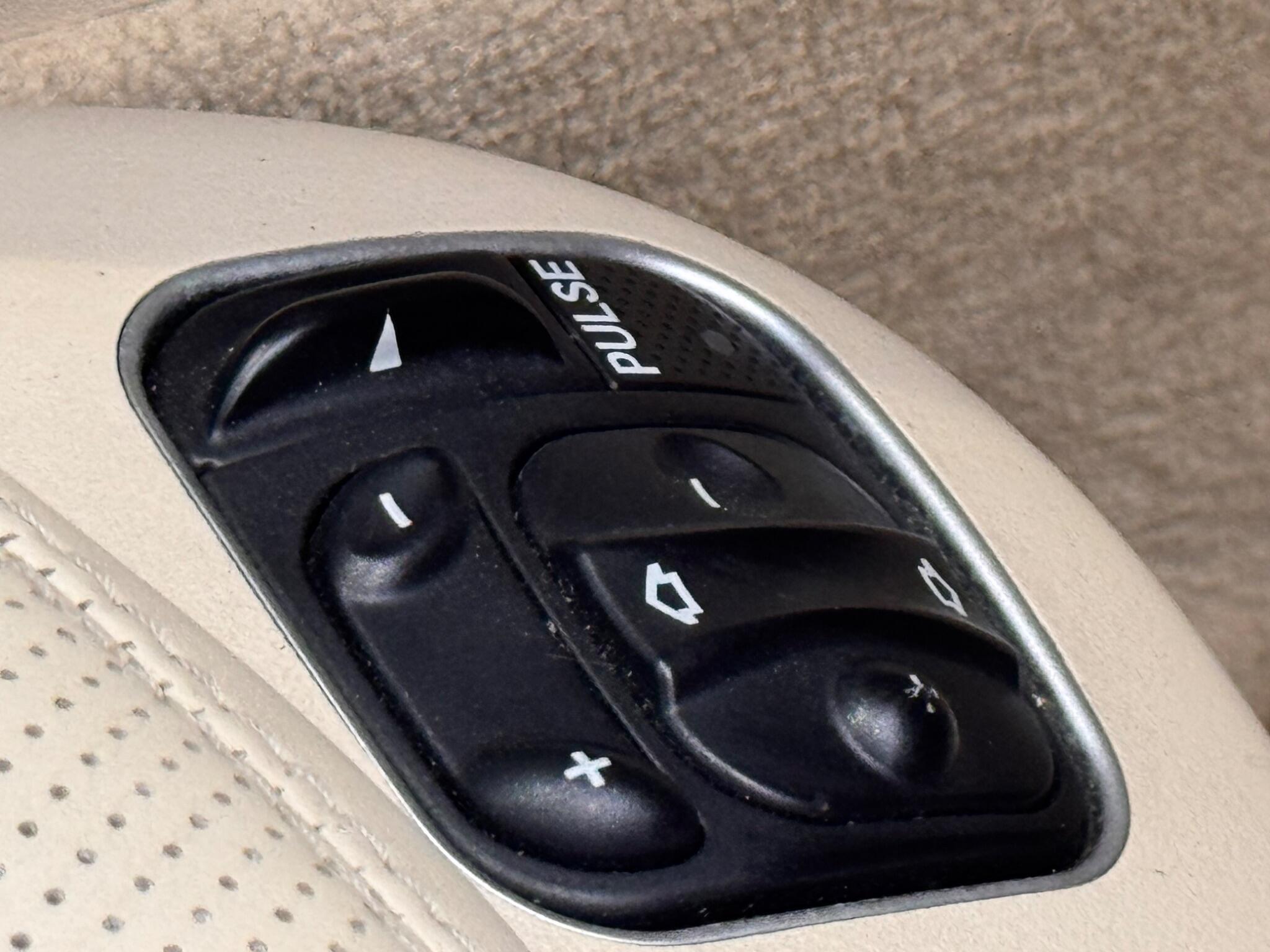 Mercedes-Benz SL view 24