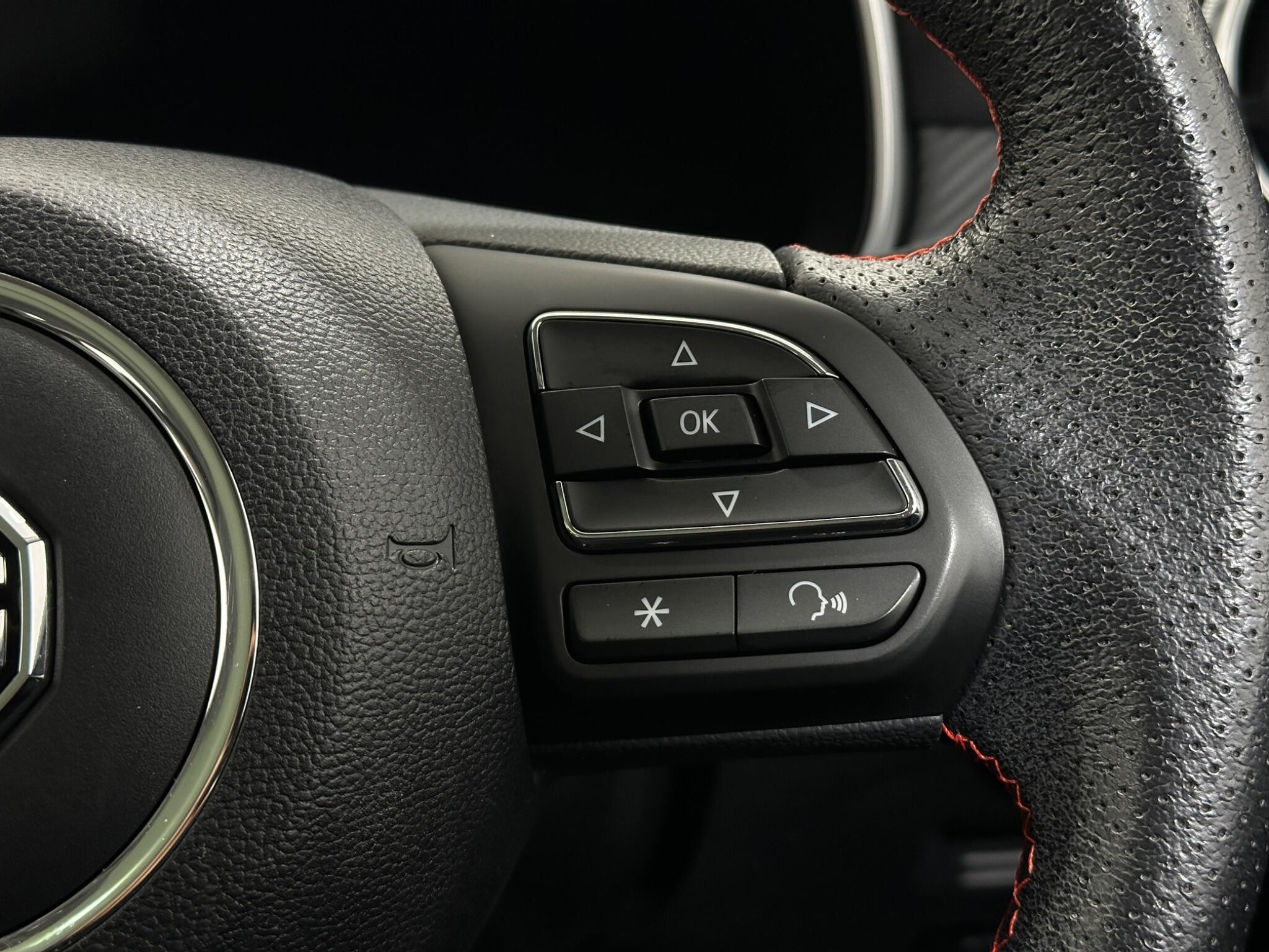 MG ZS view 16