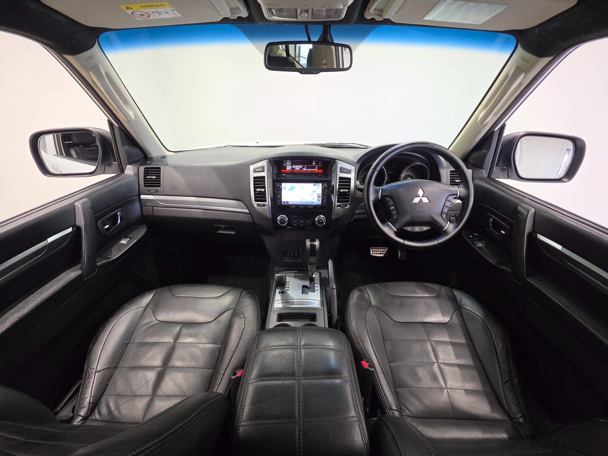 Mitsubishi Shogun view 20