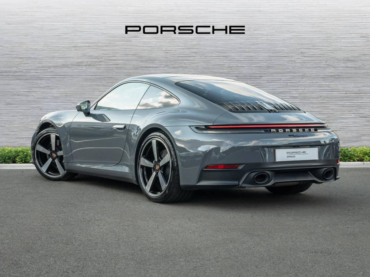 Porsche 911 view 3