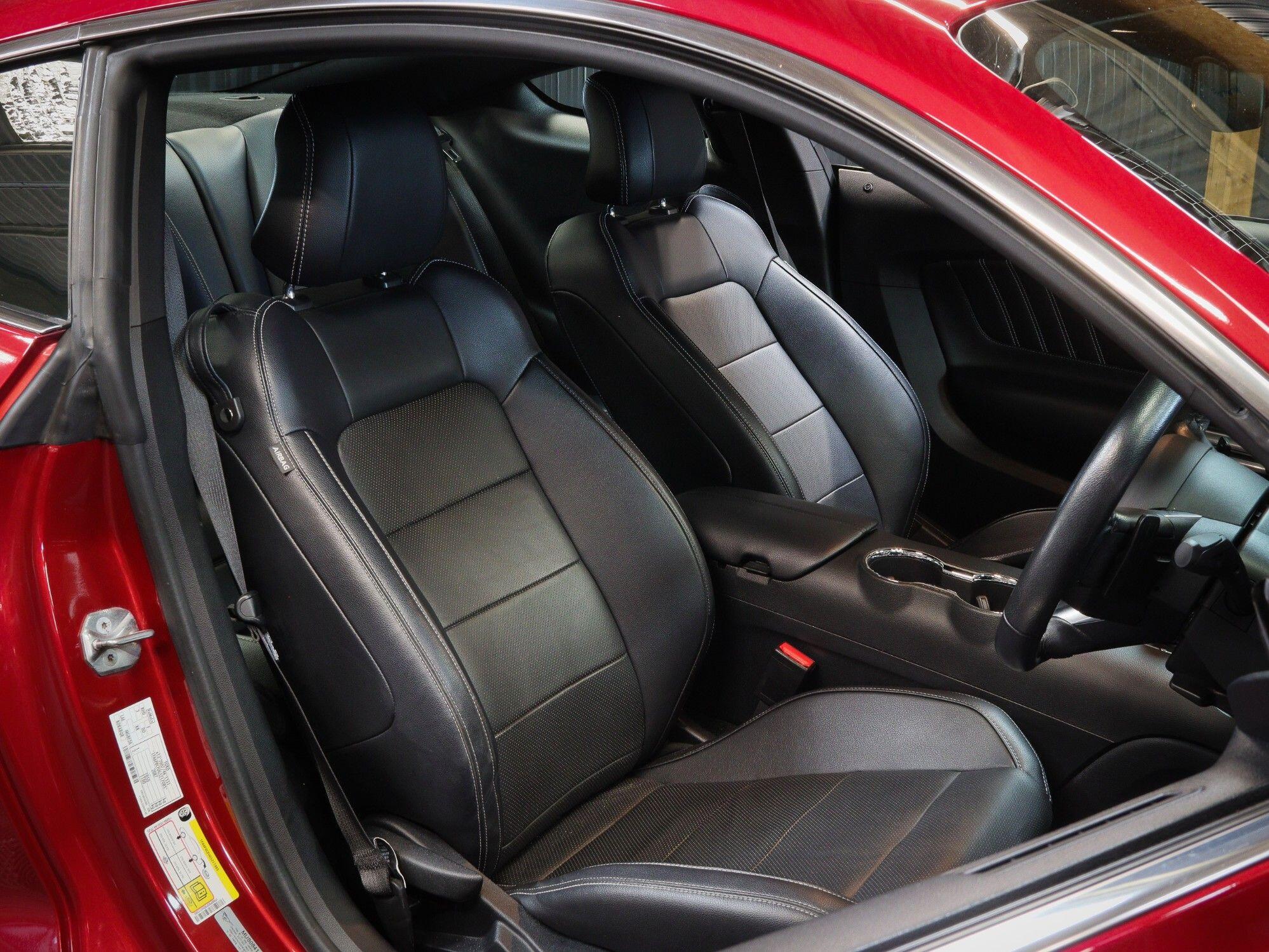 Ford Mustang view 37