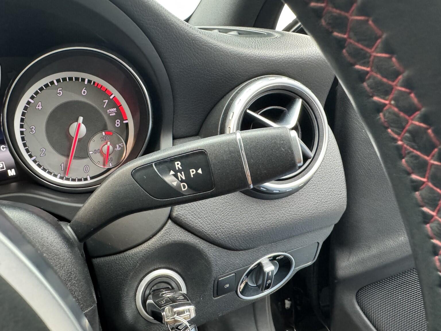 Mercedes-Benz GLA view 19