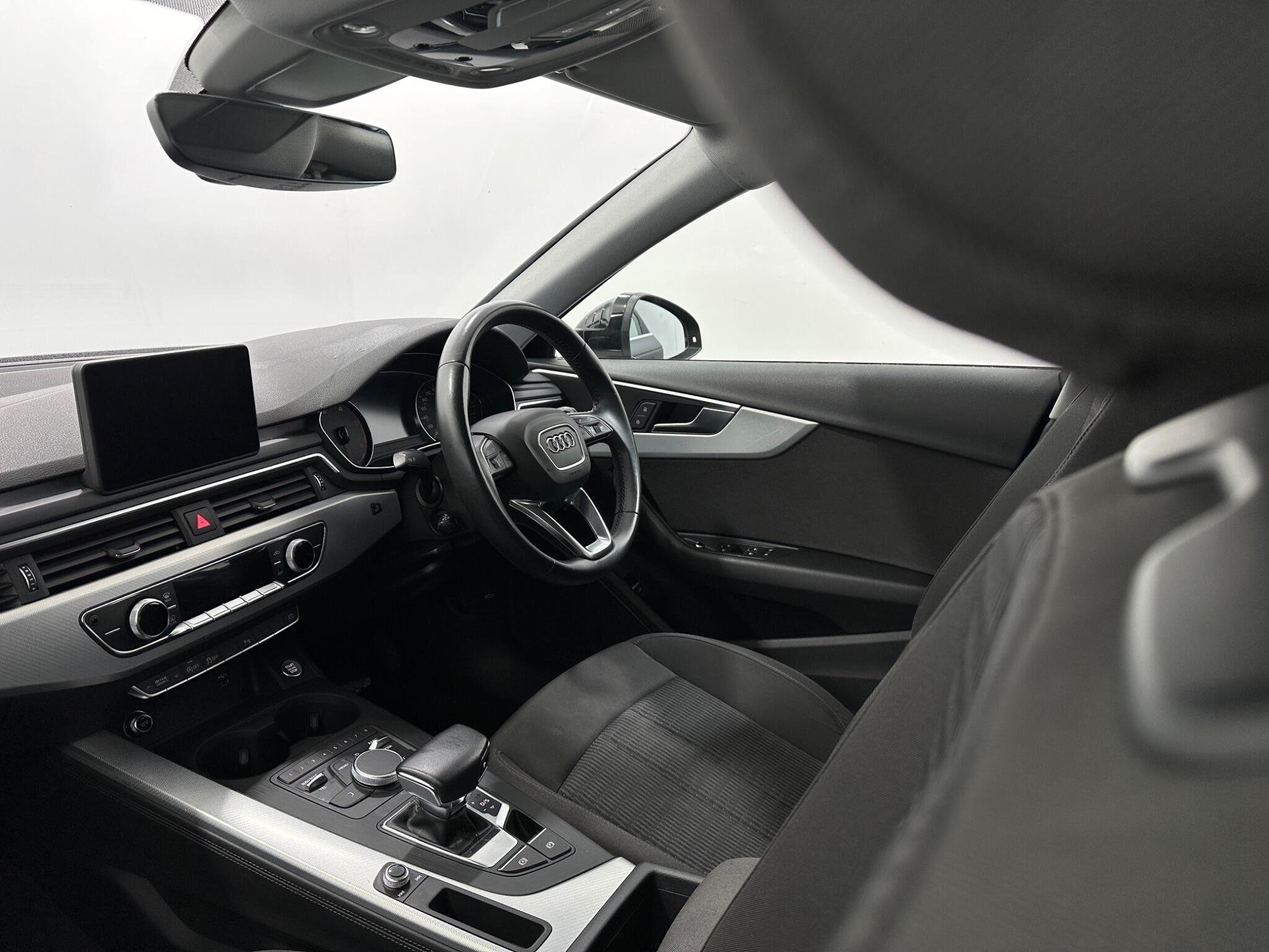 Audi A4 view 30