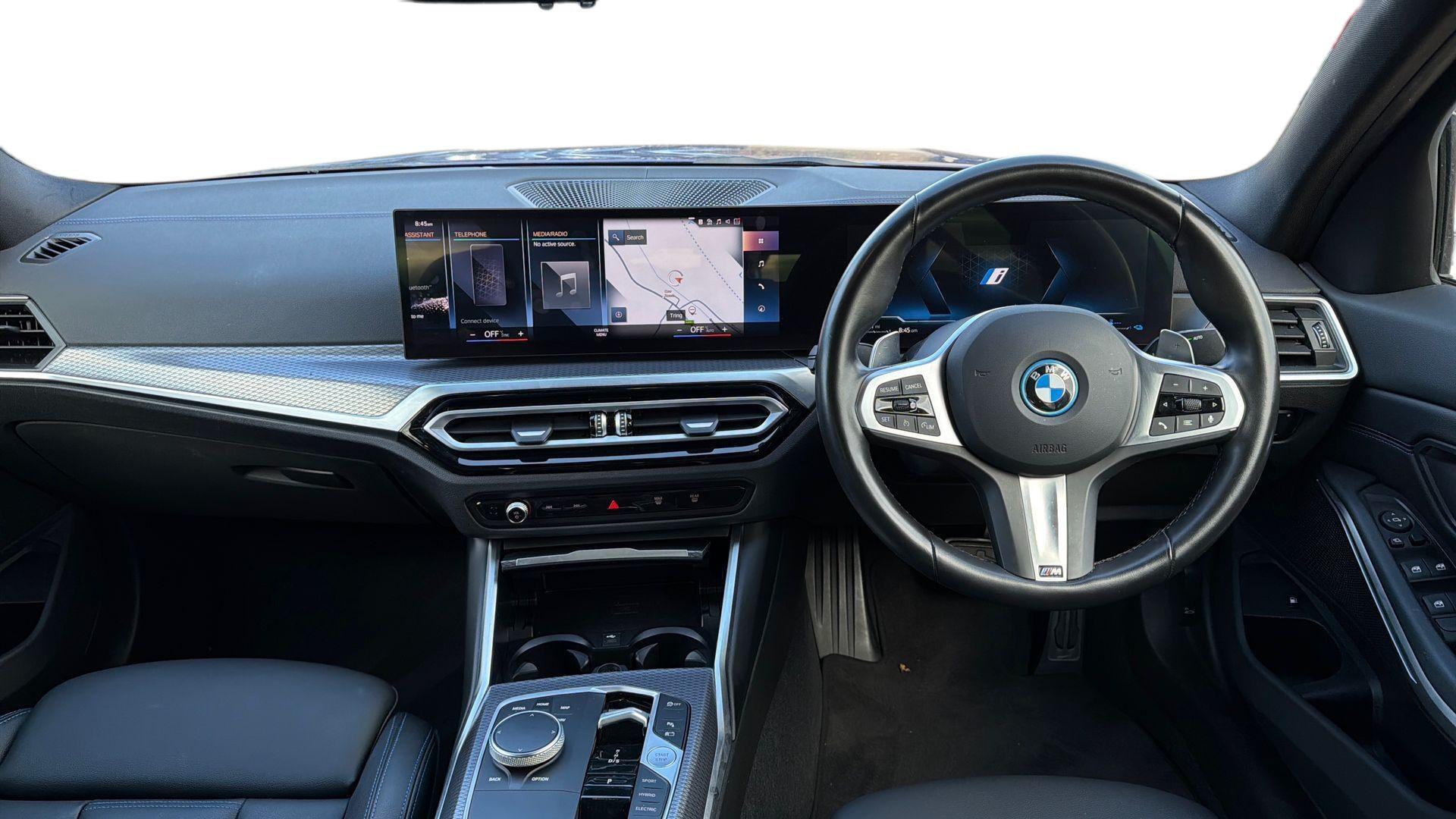 BMW 3 Series view 4