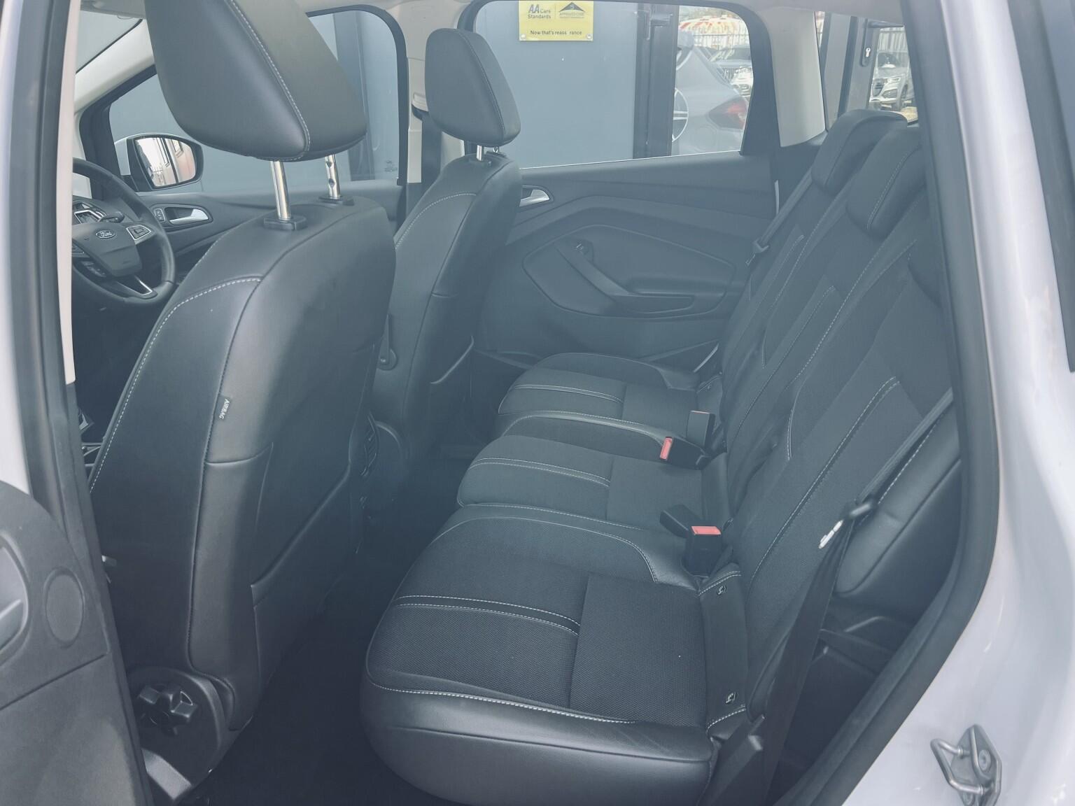 Ford C-Max view 27