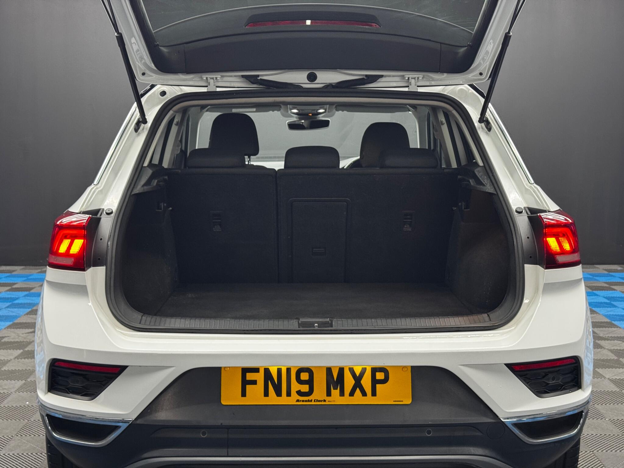 Volkswagen T-Roc view 36