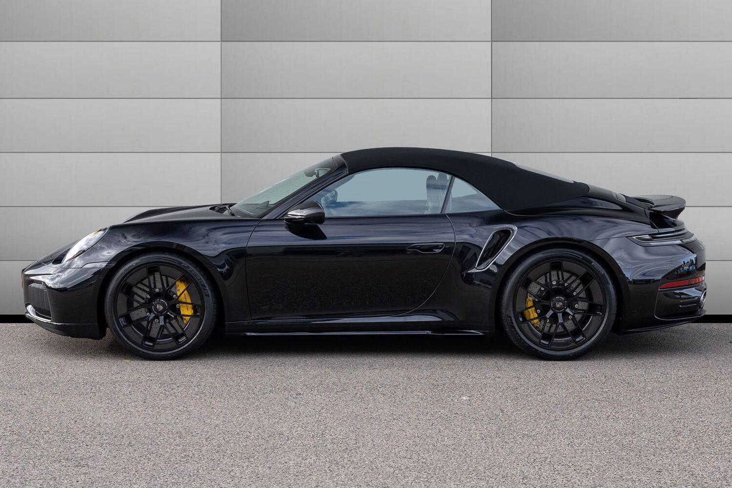 Porsche 911 view 3