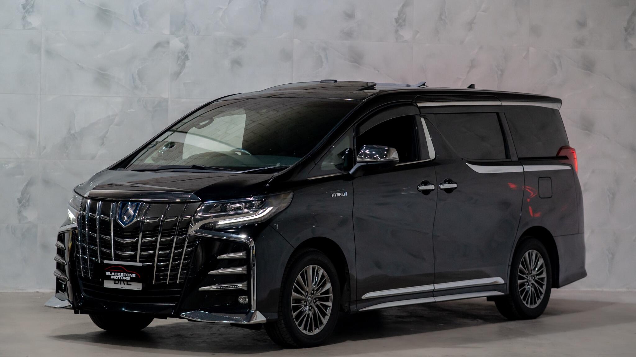 Toyota Alphard view 3