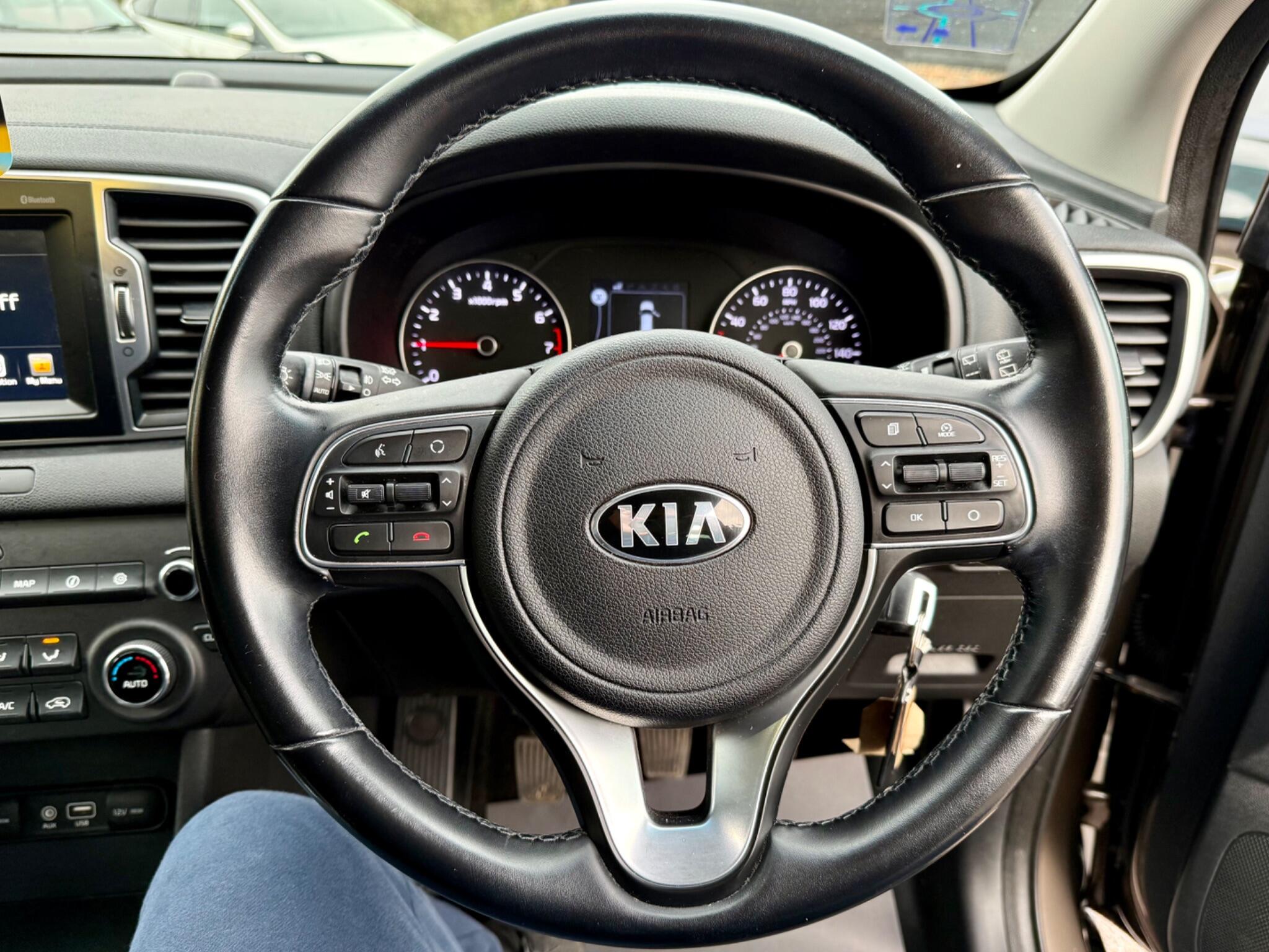2018 Kia Sportage 1.6 GDi 2 Euro 6 (s/s) 5dr • 119,722 miles image 26