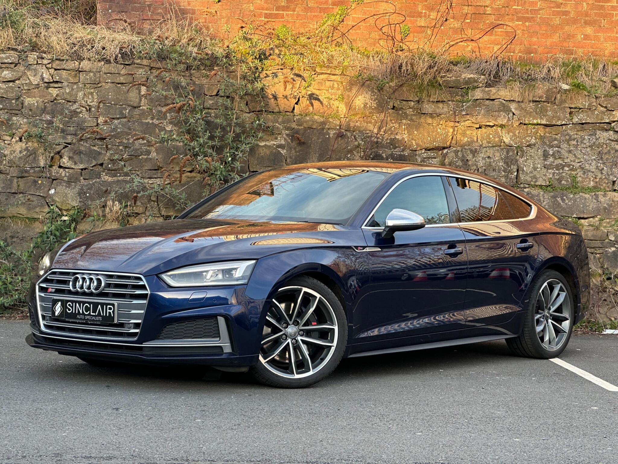 Audi S5 view 3