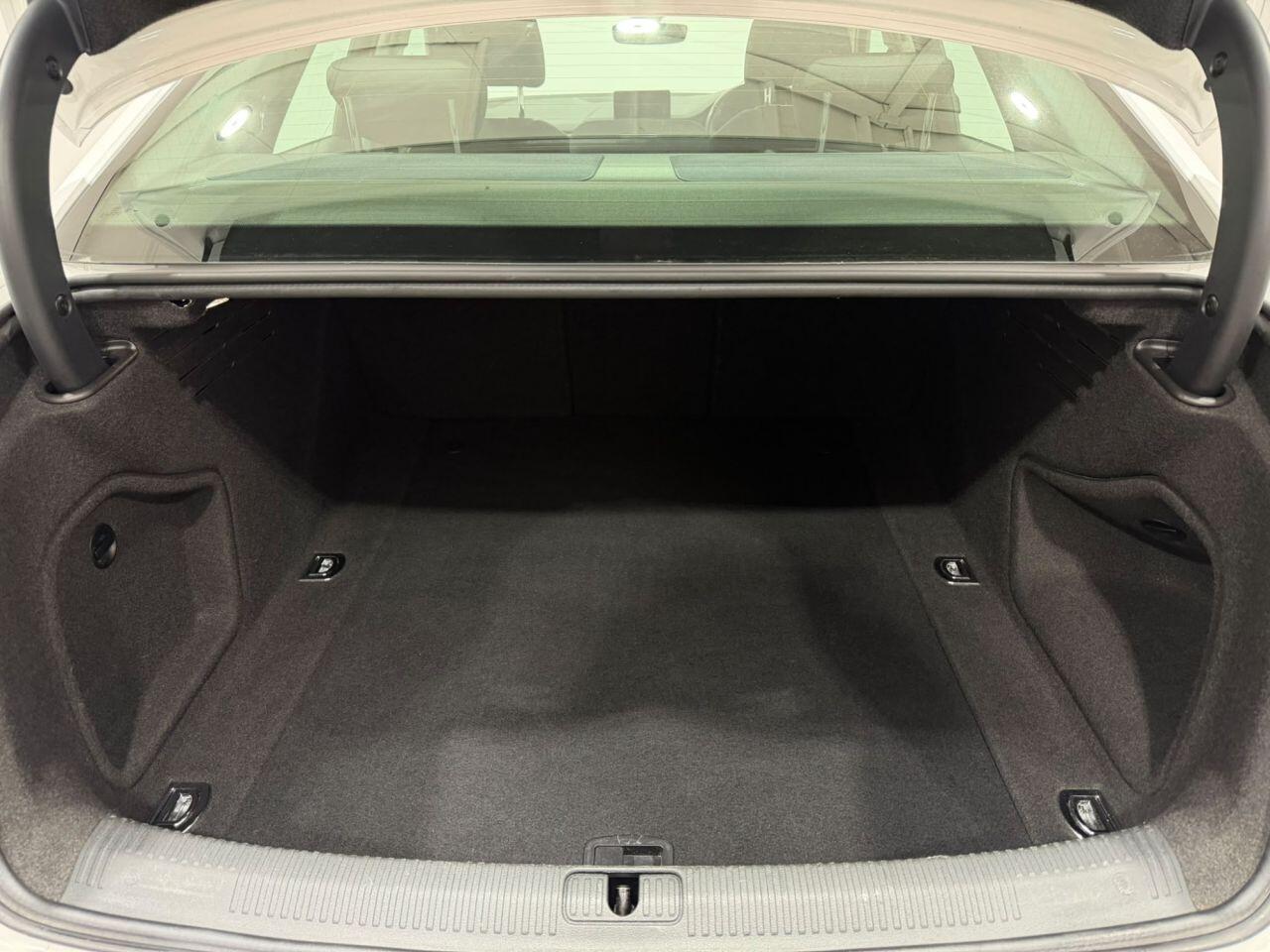 Audi A4 view 34