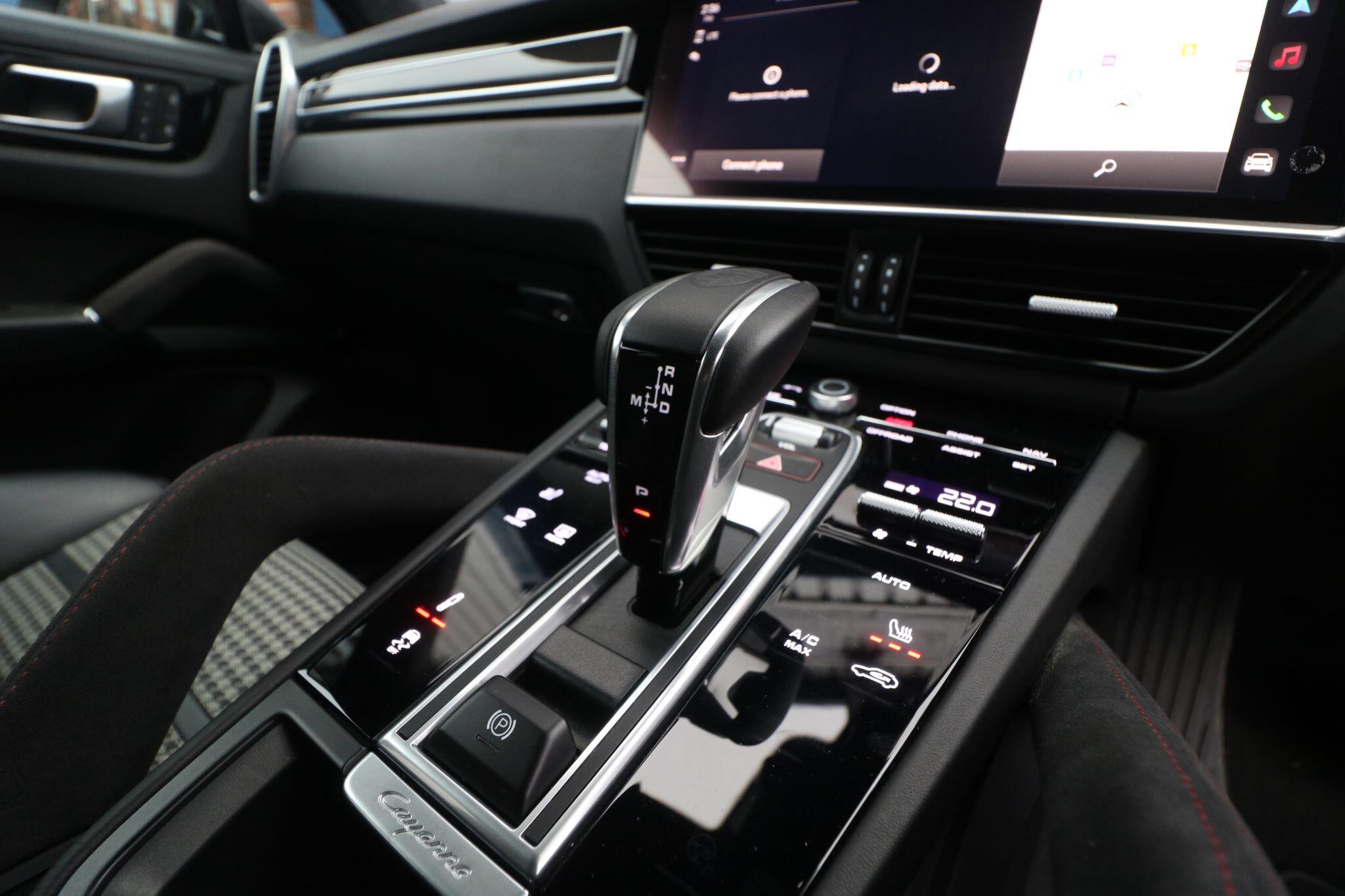 Porsche Cayenne view 9