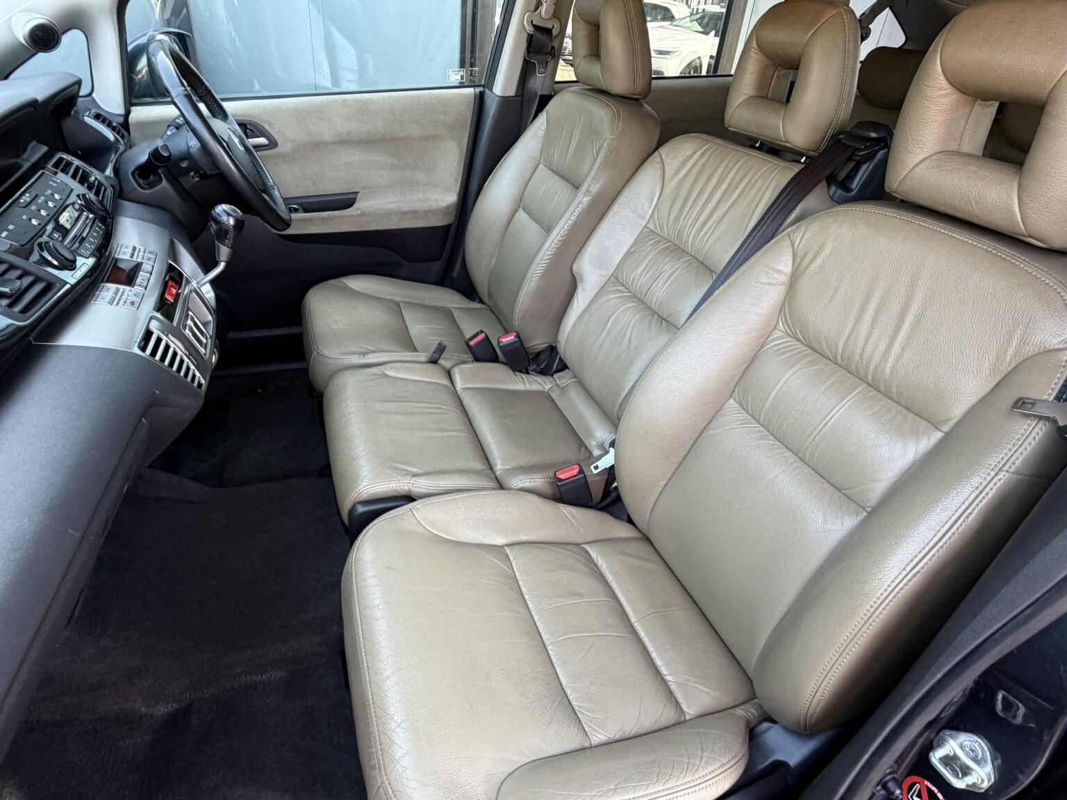Honda FR-V view 20