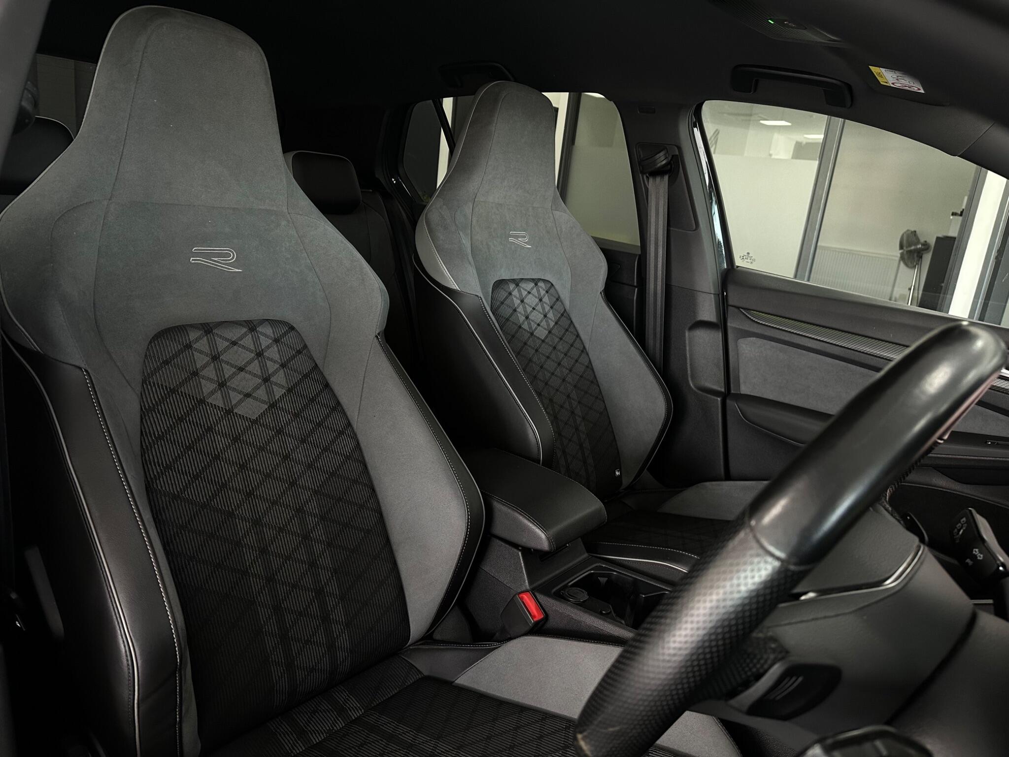 Volkswagen Golf view 23