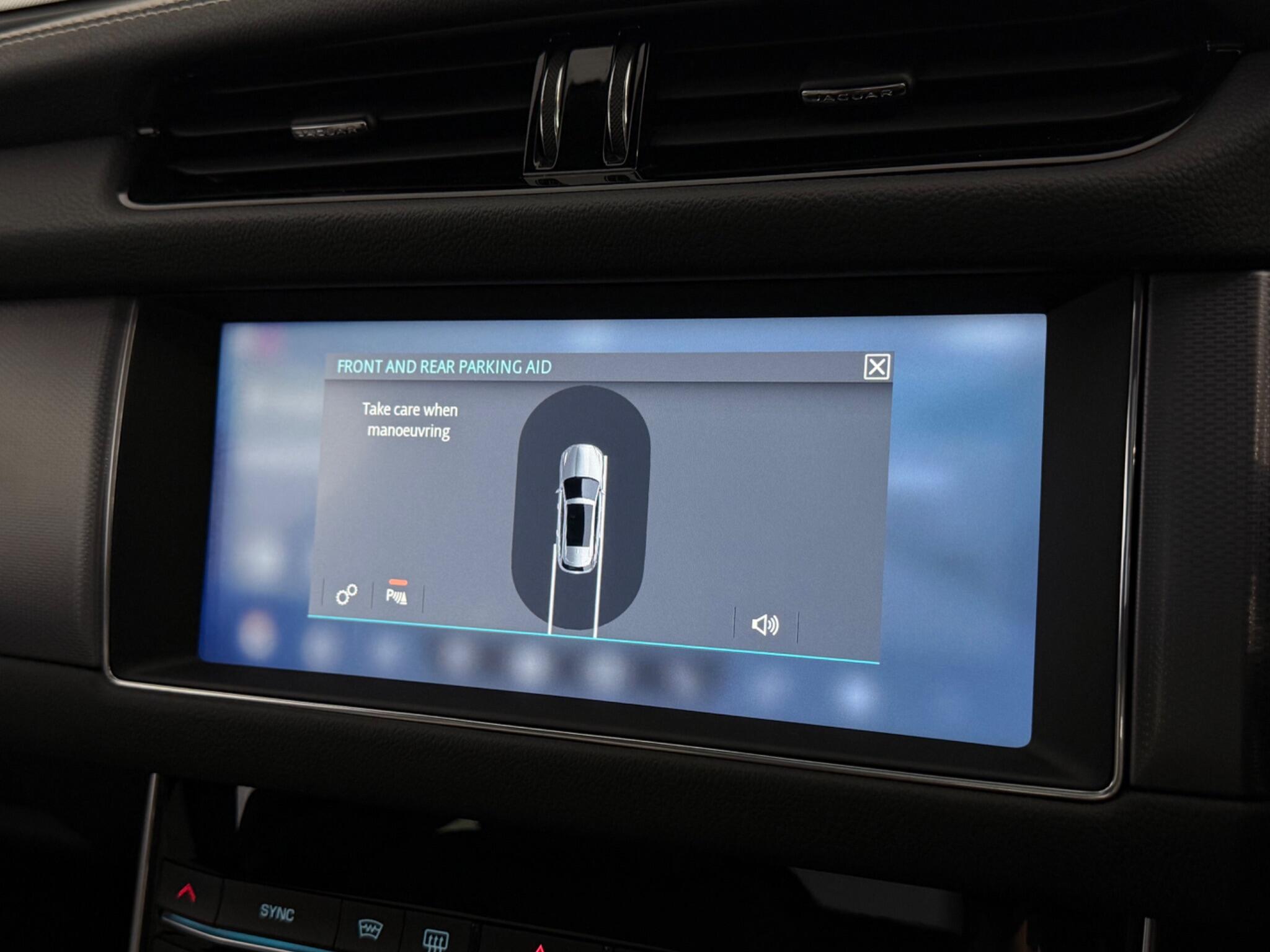 Jaguar XF view 28