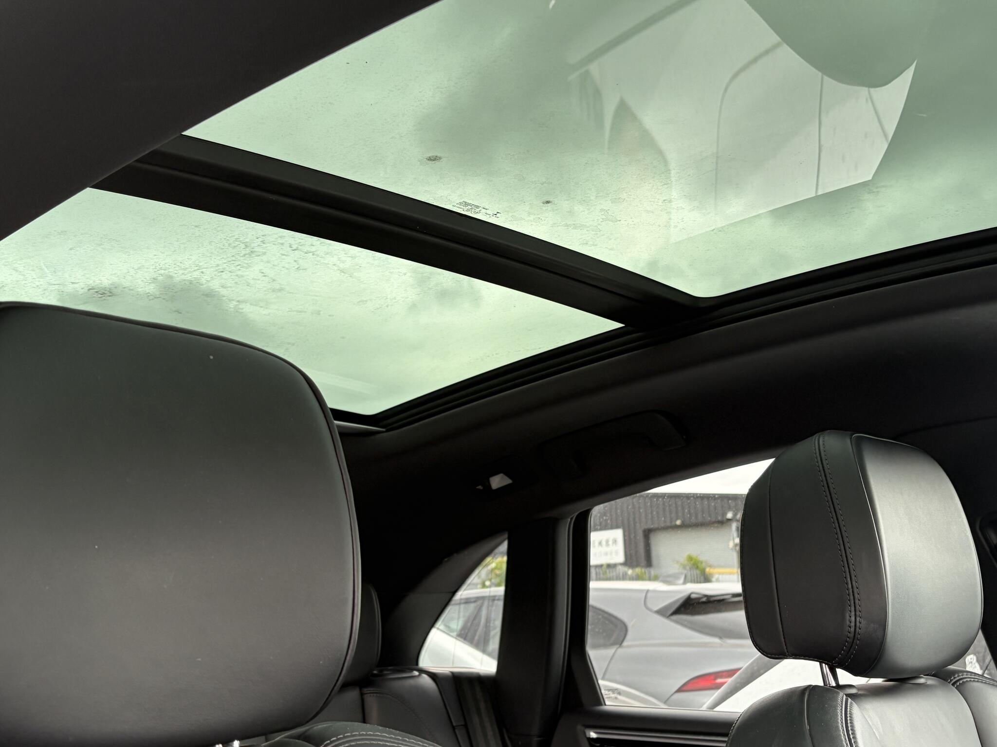 Porsche Macan view 22