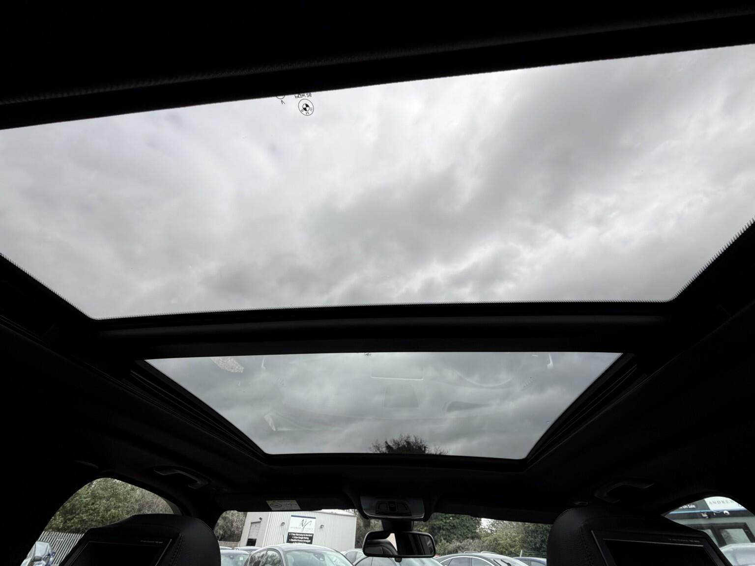 BMW X5 view 25