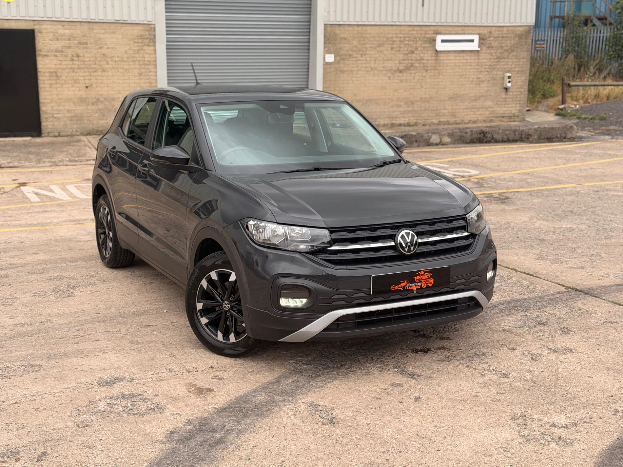 Volkswagen T-Cross view 5