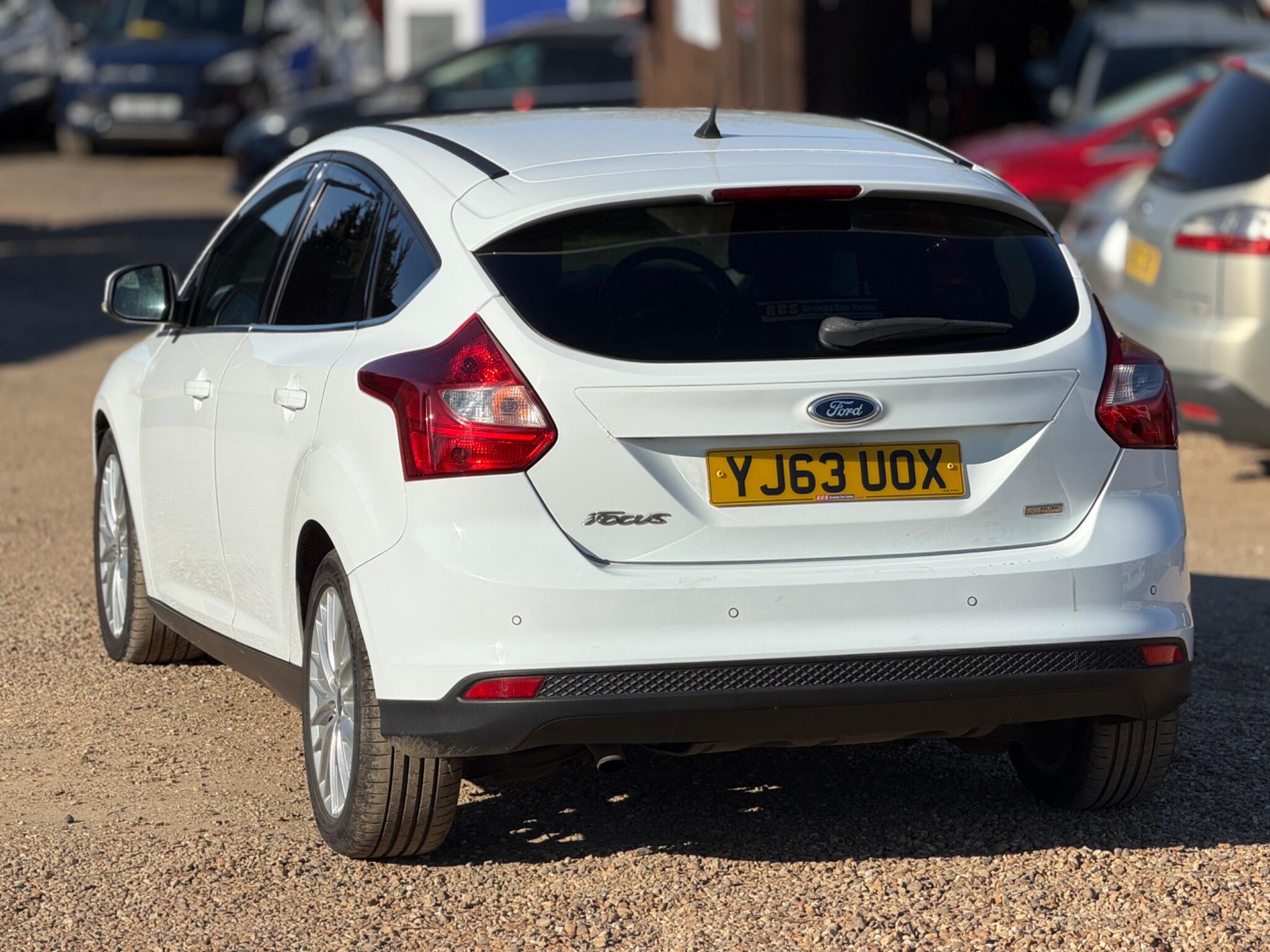 2013 Ford Focus 1.6 TDCi Zetec Euro 5 (s/s) 5dr image 8