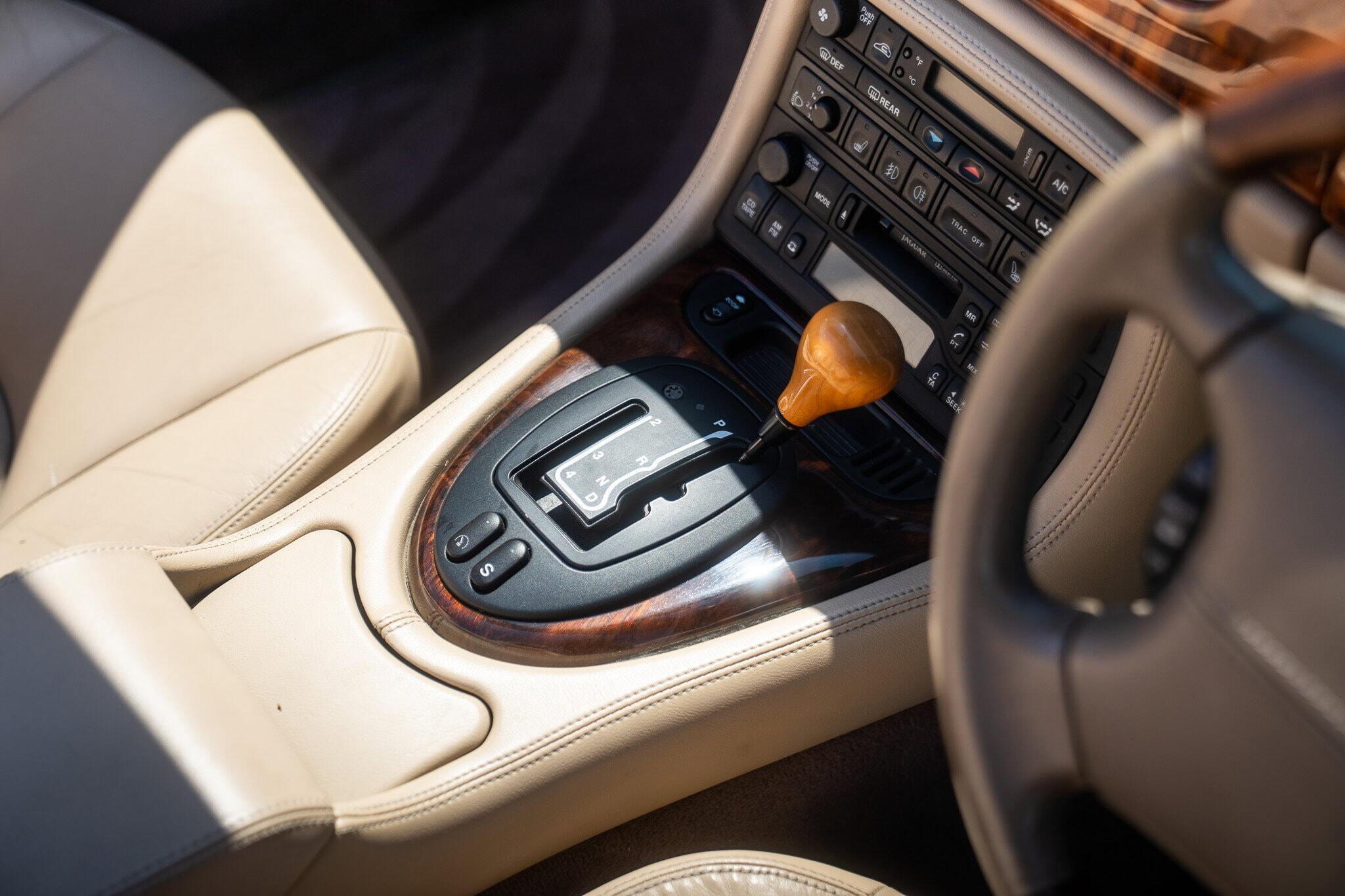 Jaguar XKR view 23