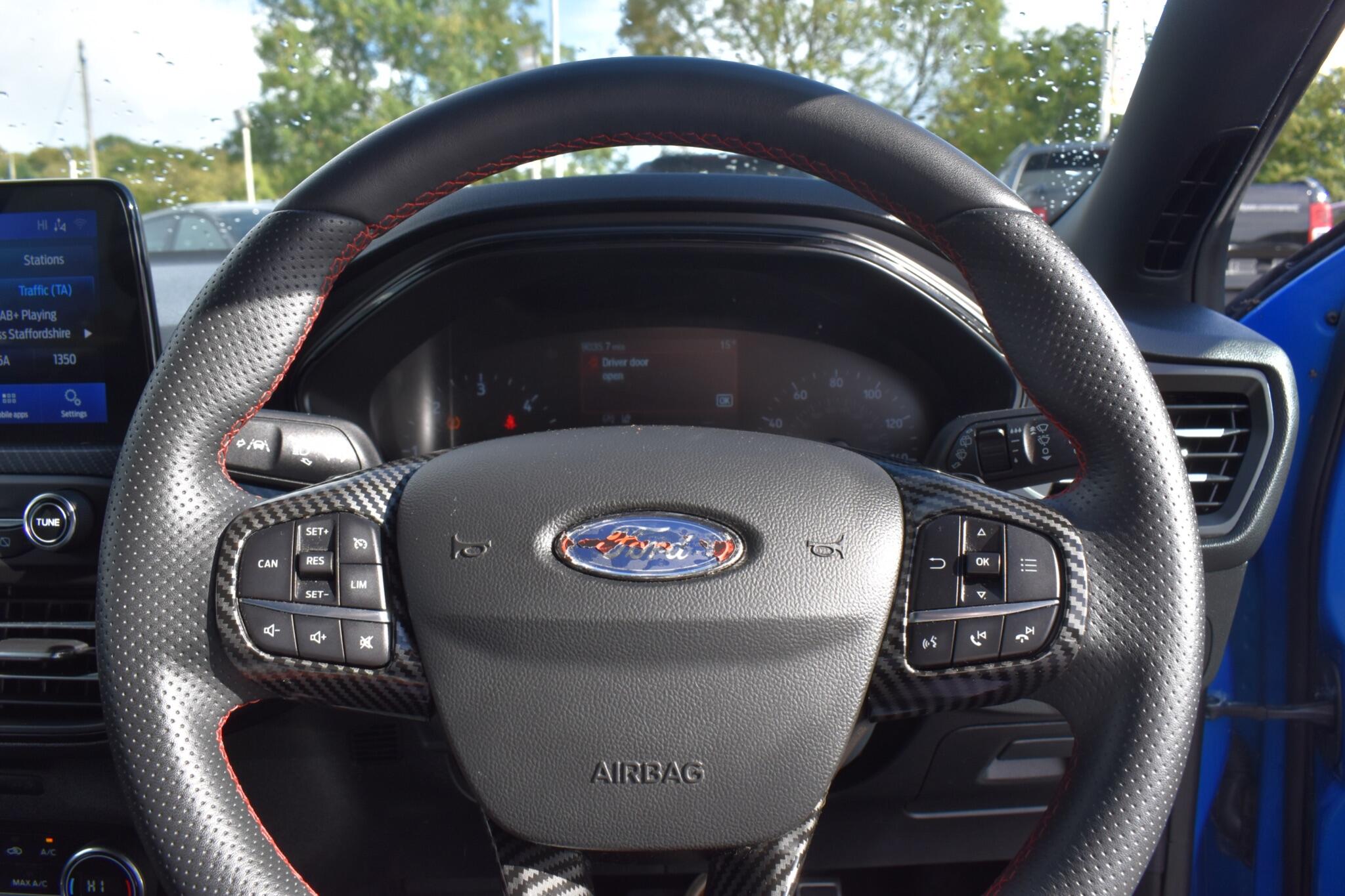 Focus - 1.5 EcoBlue ST-Line X Auto Euro 6 (s/s) 5dr - Image 16