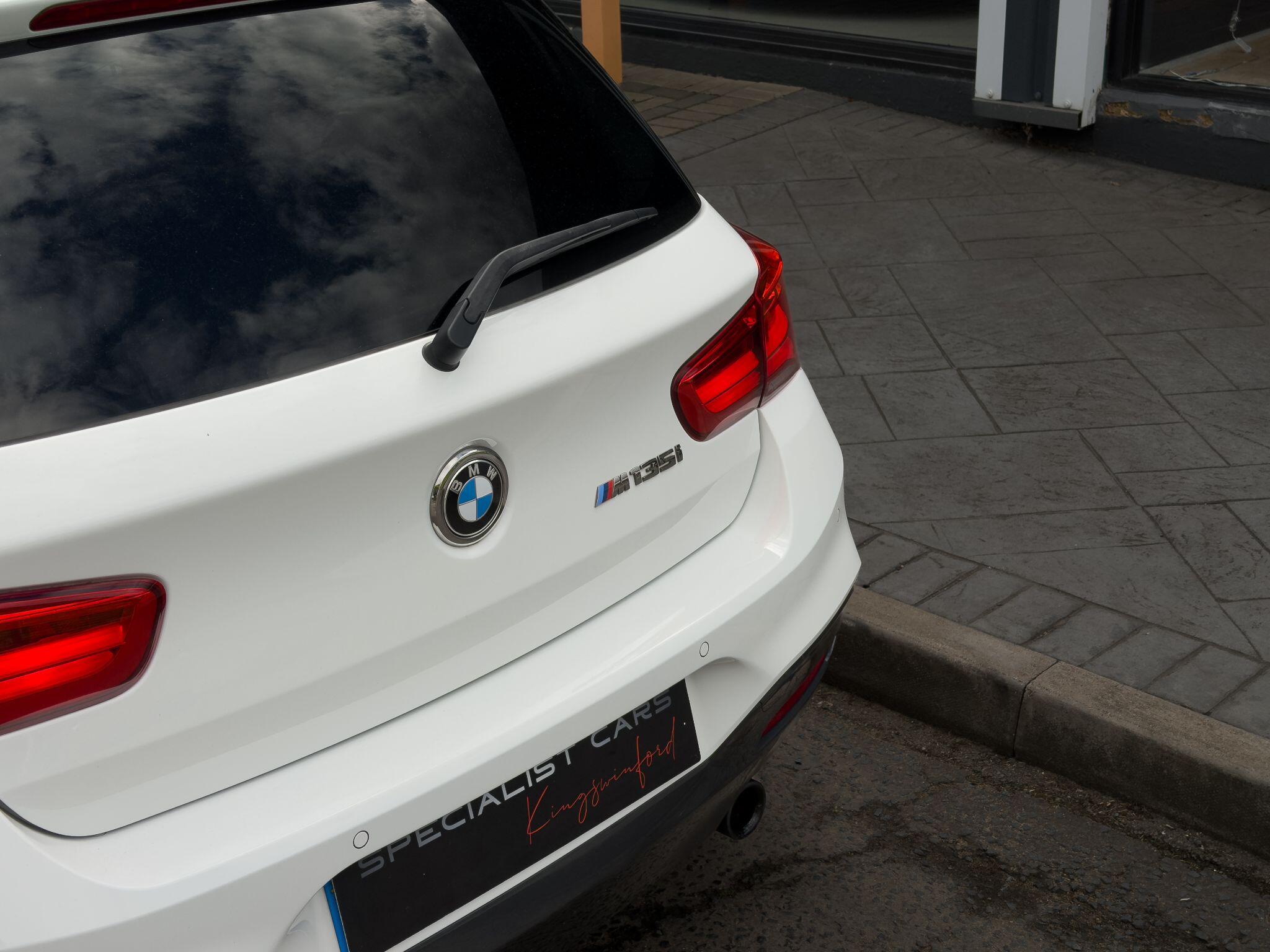 BMW 1 Series view 6