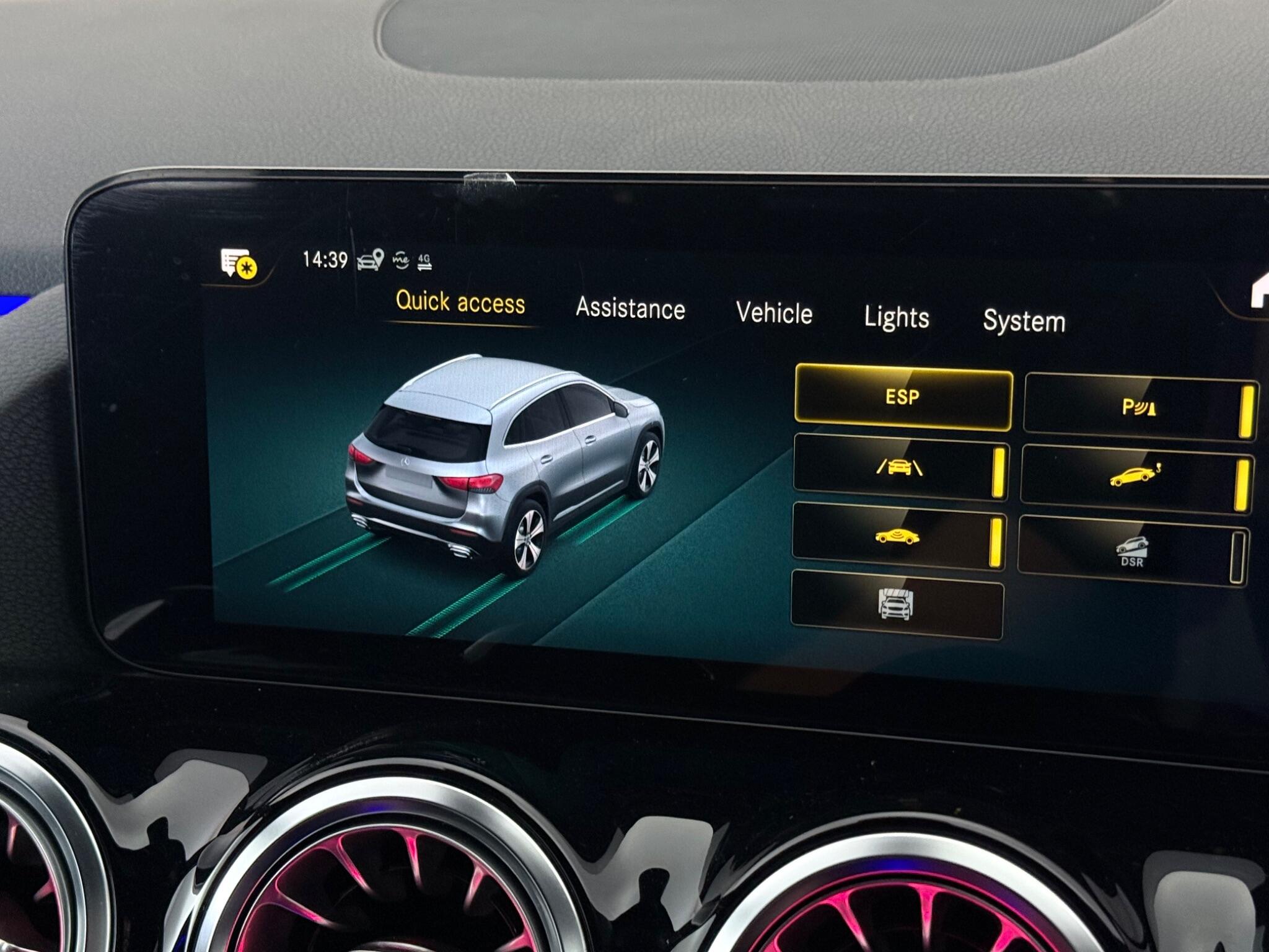 Mercedes-Benz Gla view 23