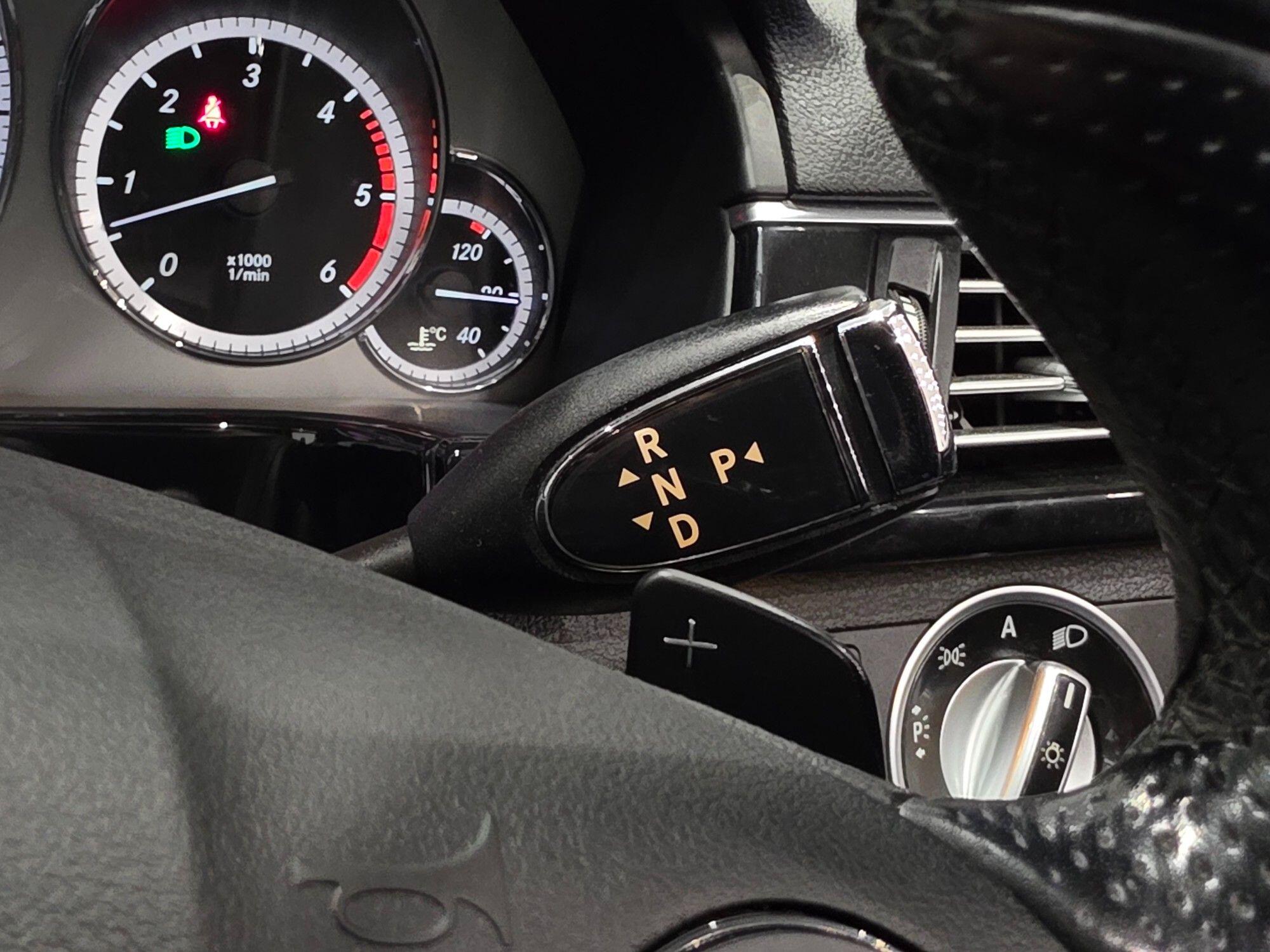 Mercedes-Benz E-Class view 40