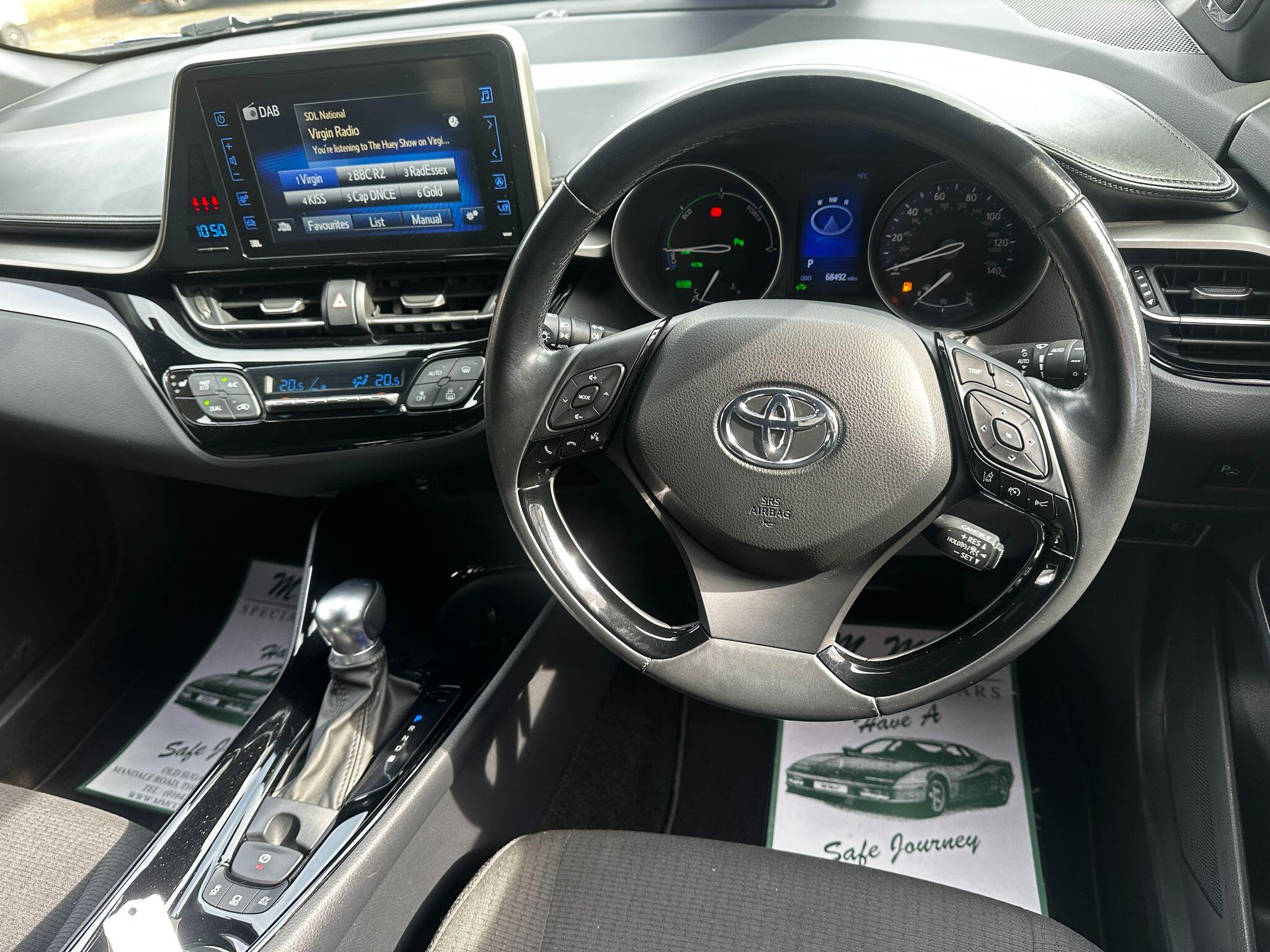 Toyota C-HR view 18