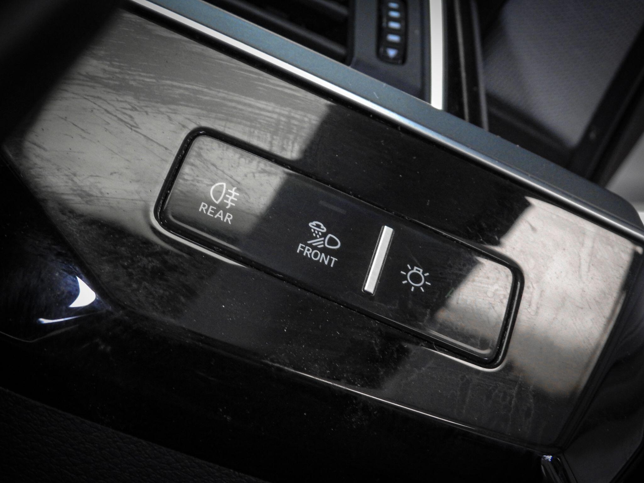 Audi E-Tron view 29