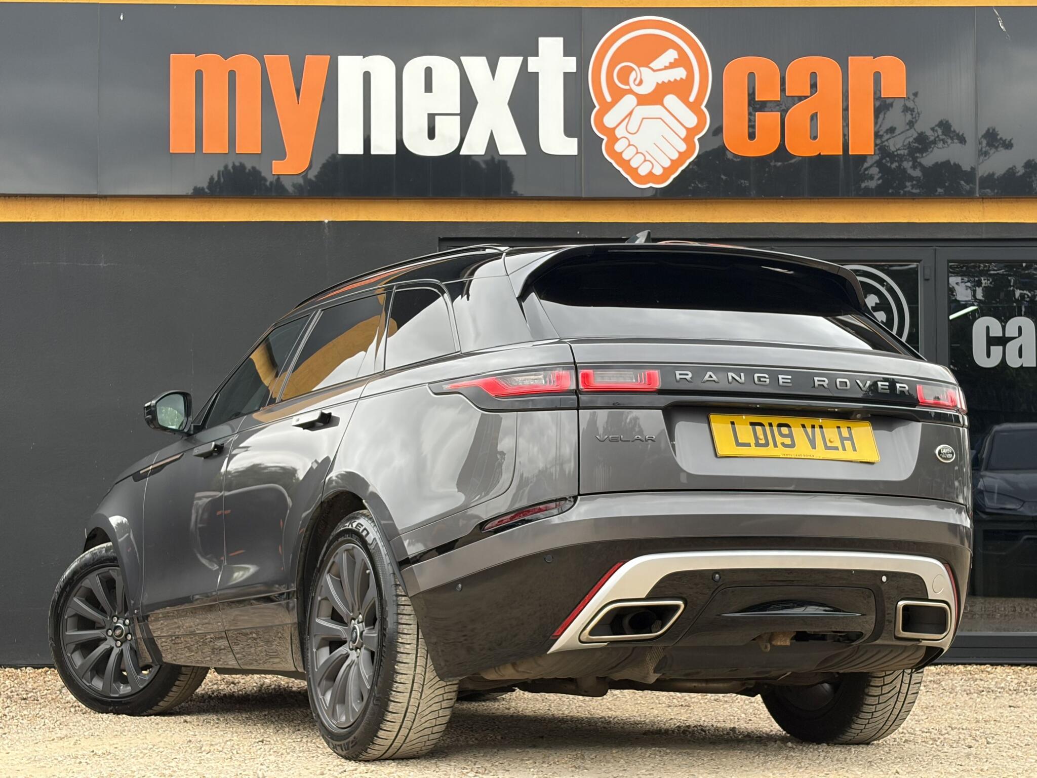 Land Rover Range Rover Velar view 9