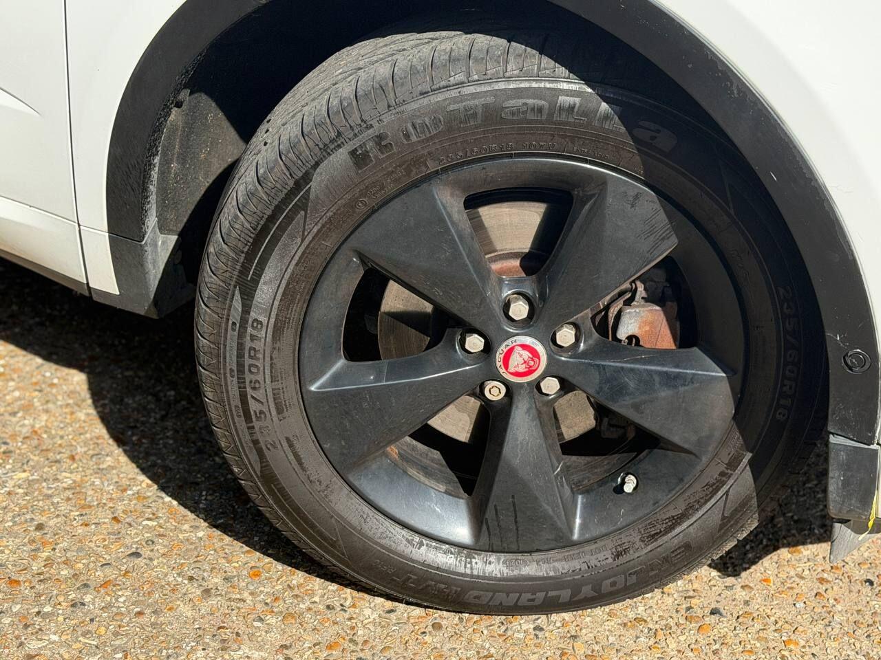 Jaguar E-Pace view 47