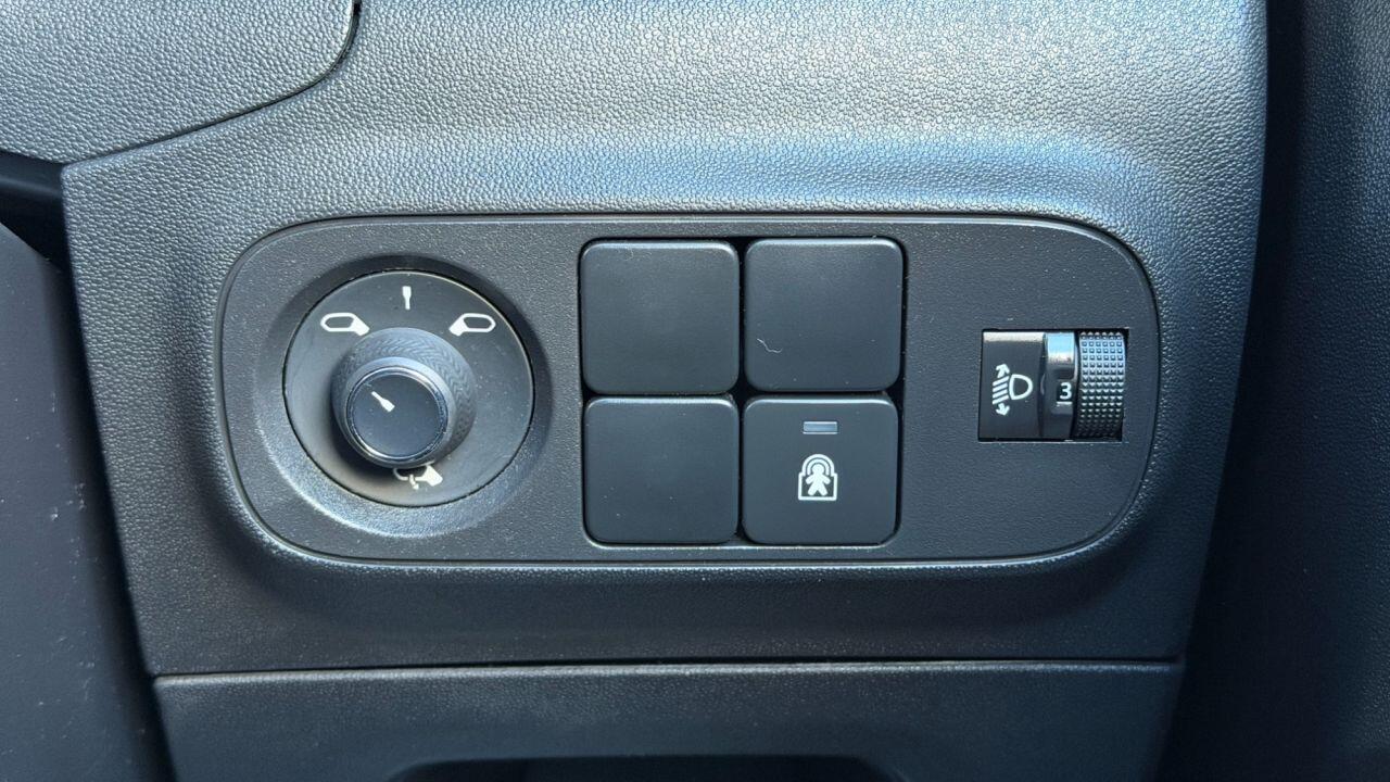 Citroen C3 view 32
