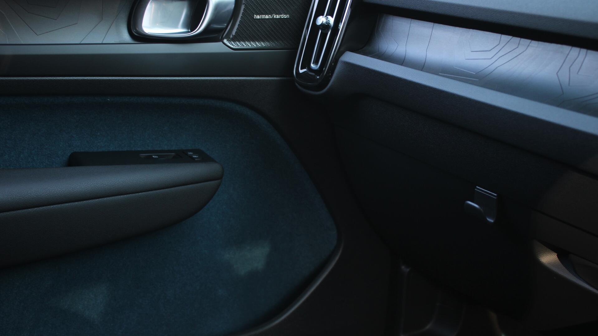 Volvo XC40 view 49