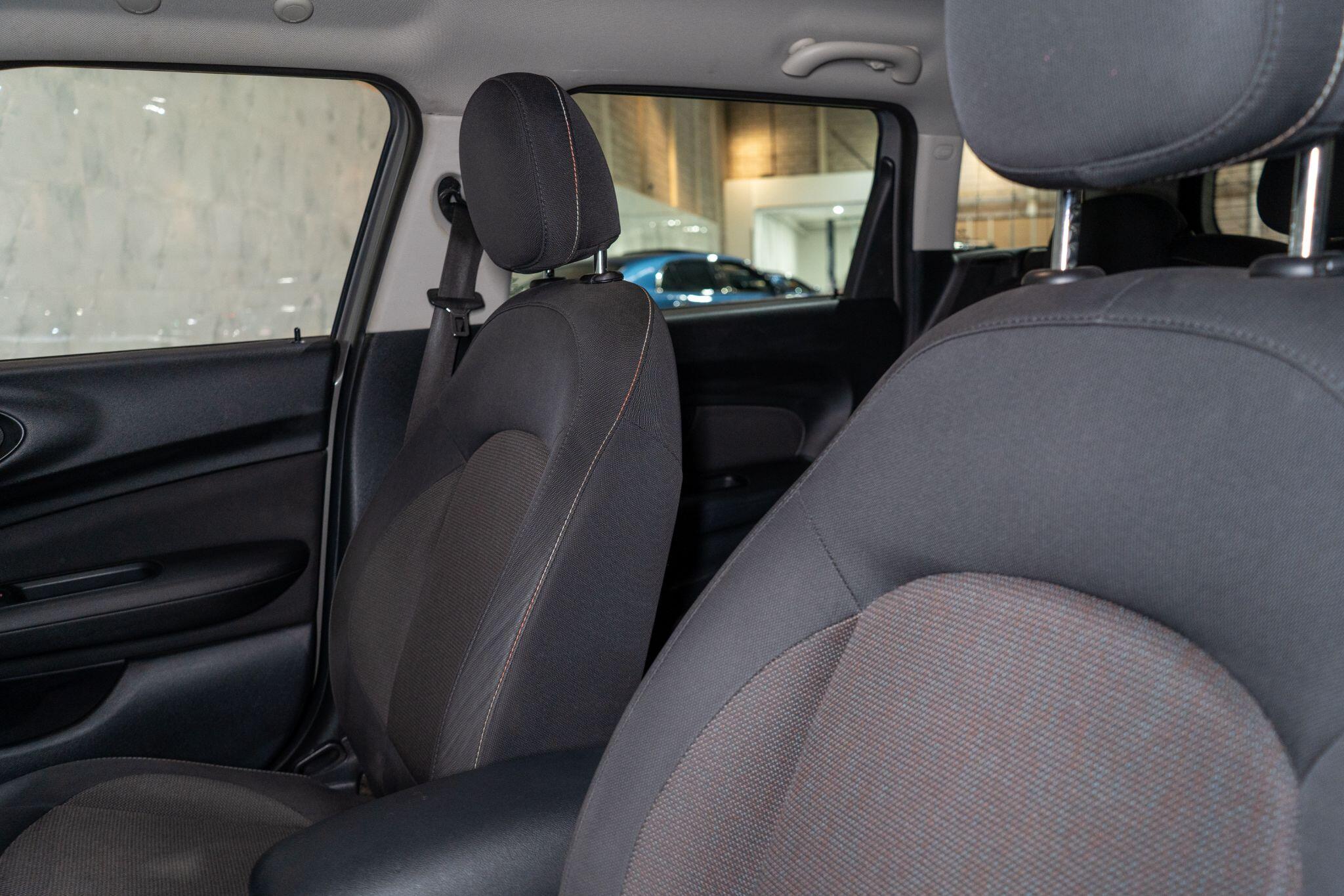 Mini Clubman view 14