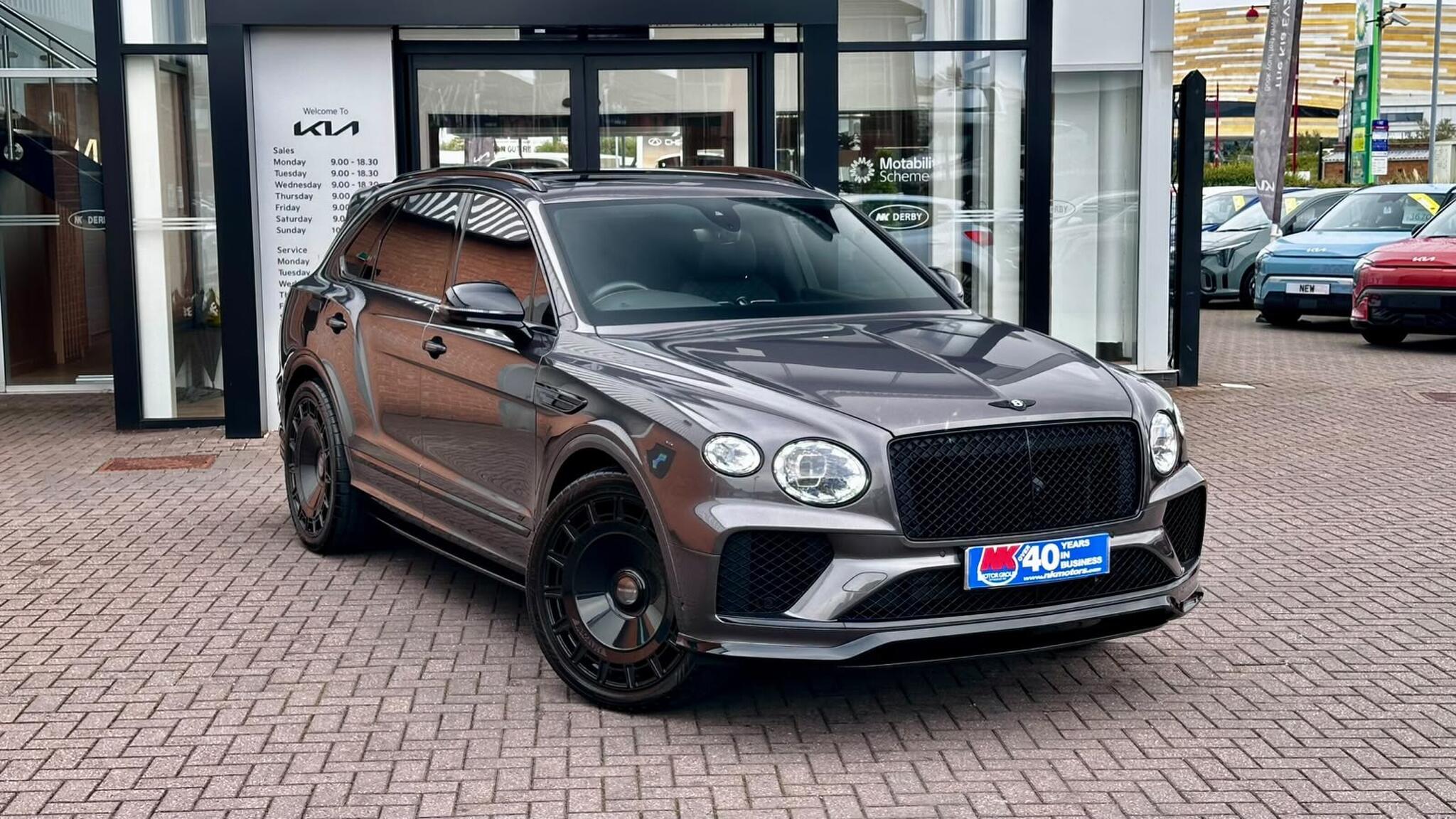 Bentley Bentayga view 7