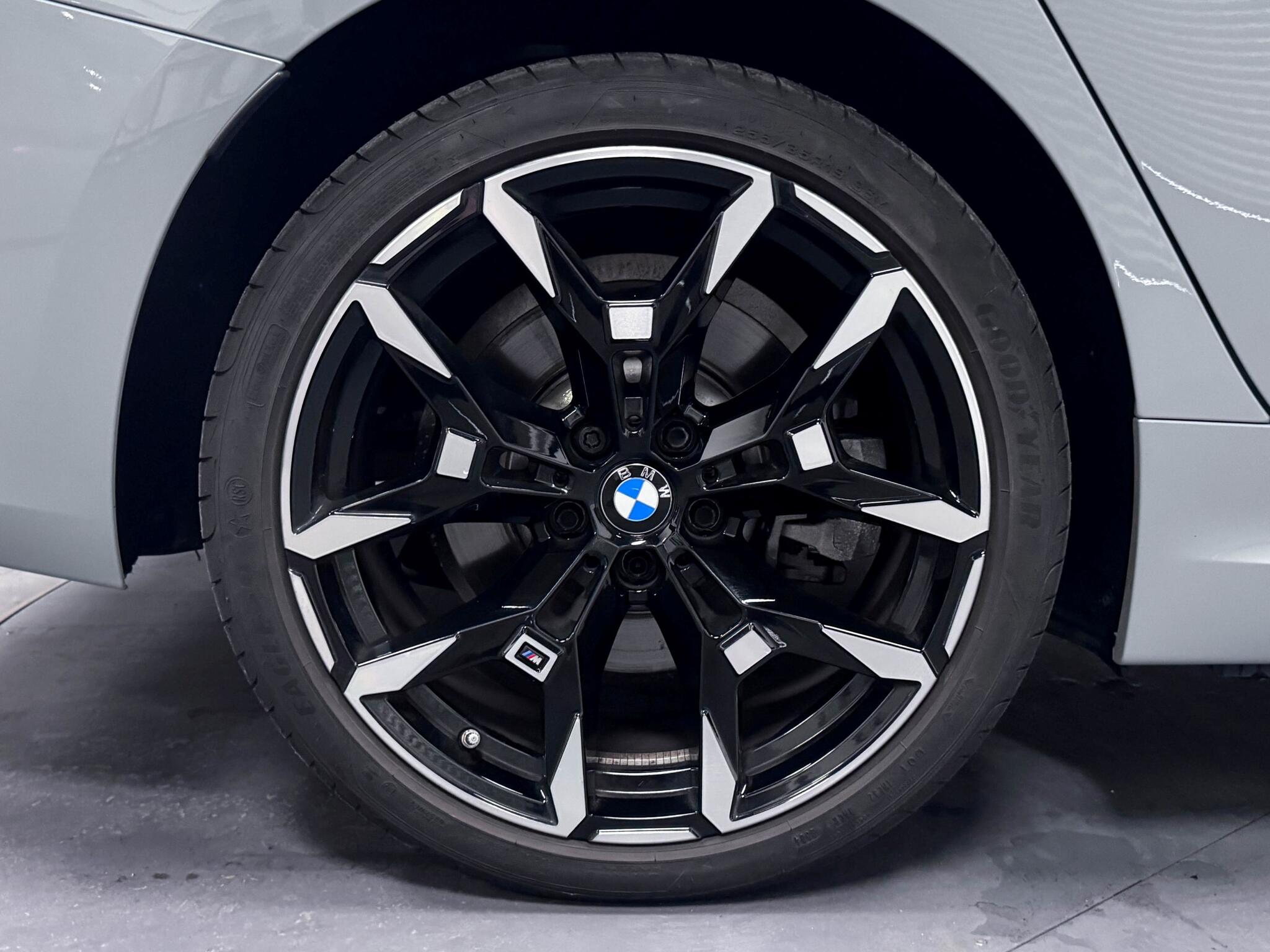 BMW 3 Series view 58