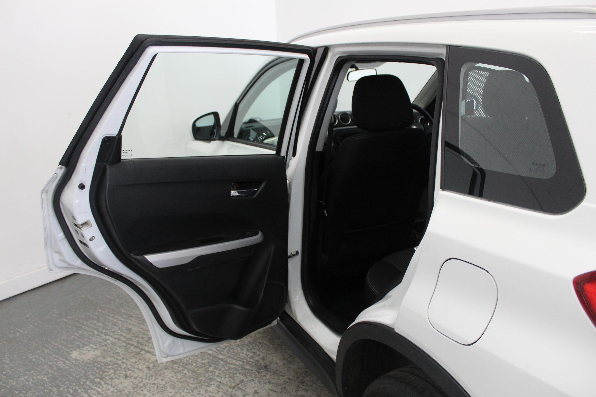 Suzuki Vitara view 26