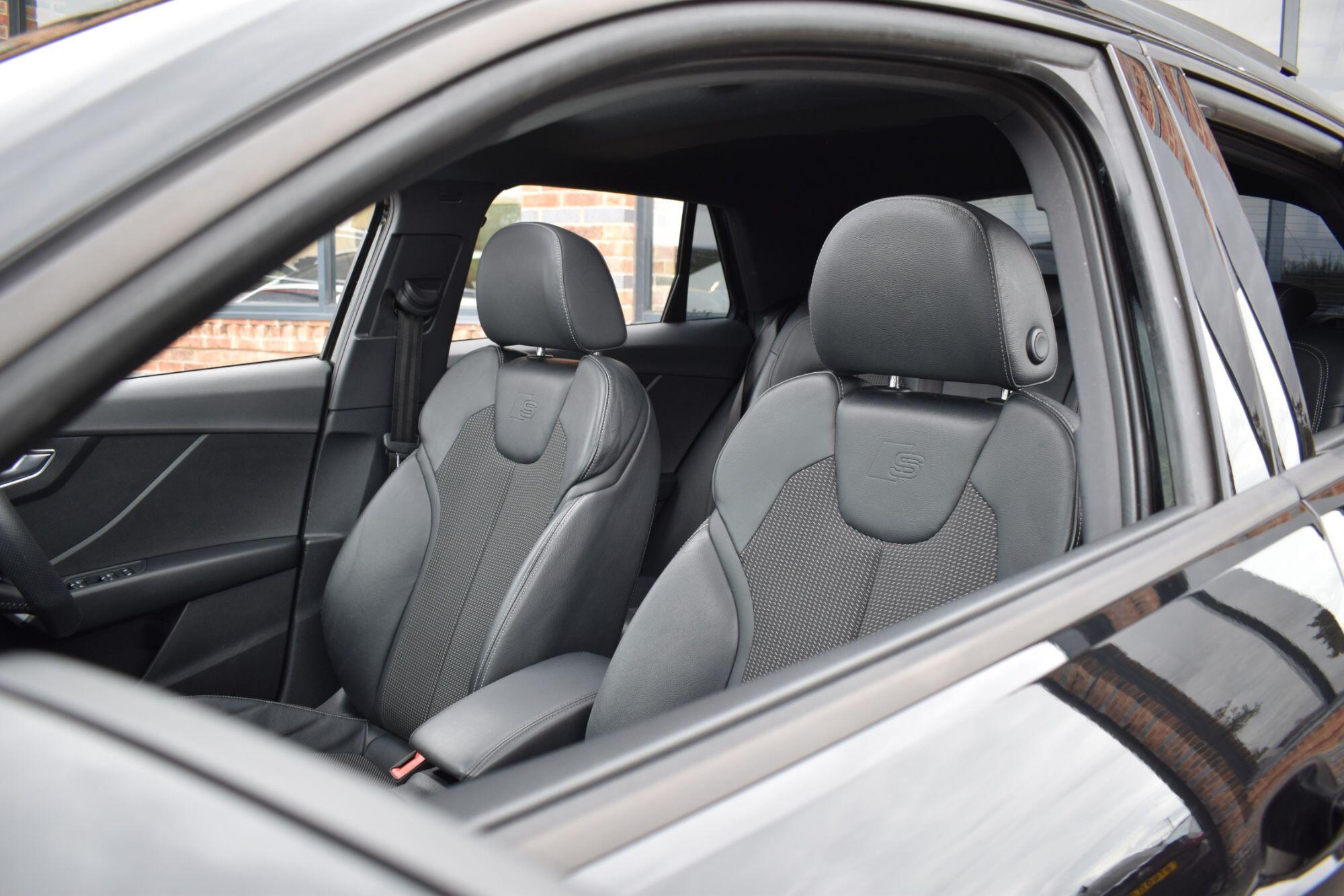 Audi Q2 view 26