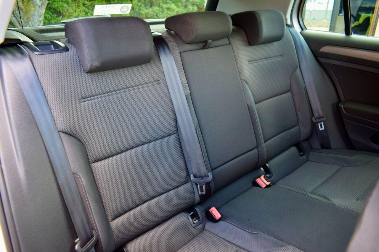 Volkswagen Golf view 33