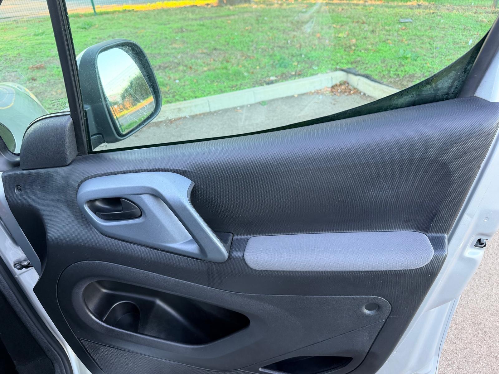 Peugeot Partner Tepee view 20