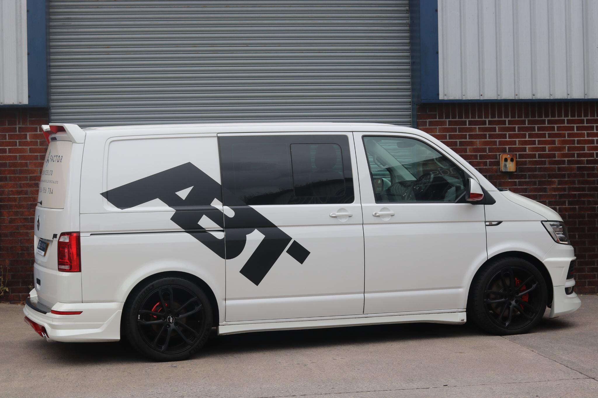Volkswagen Transporter view 8